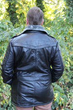 Veste en cuir et fourrure à carreaux jaunes par Otter and The Fox