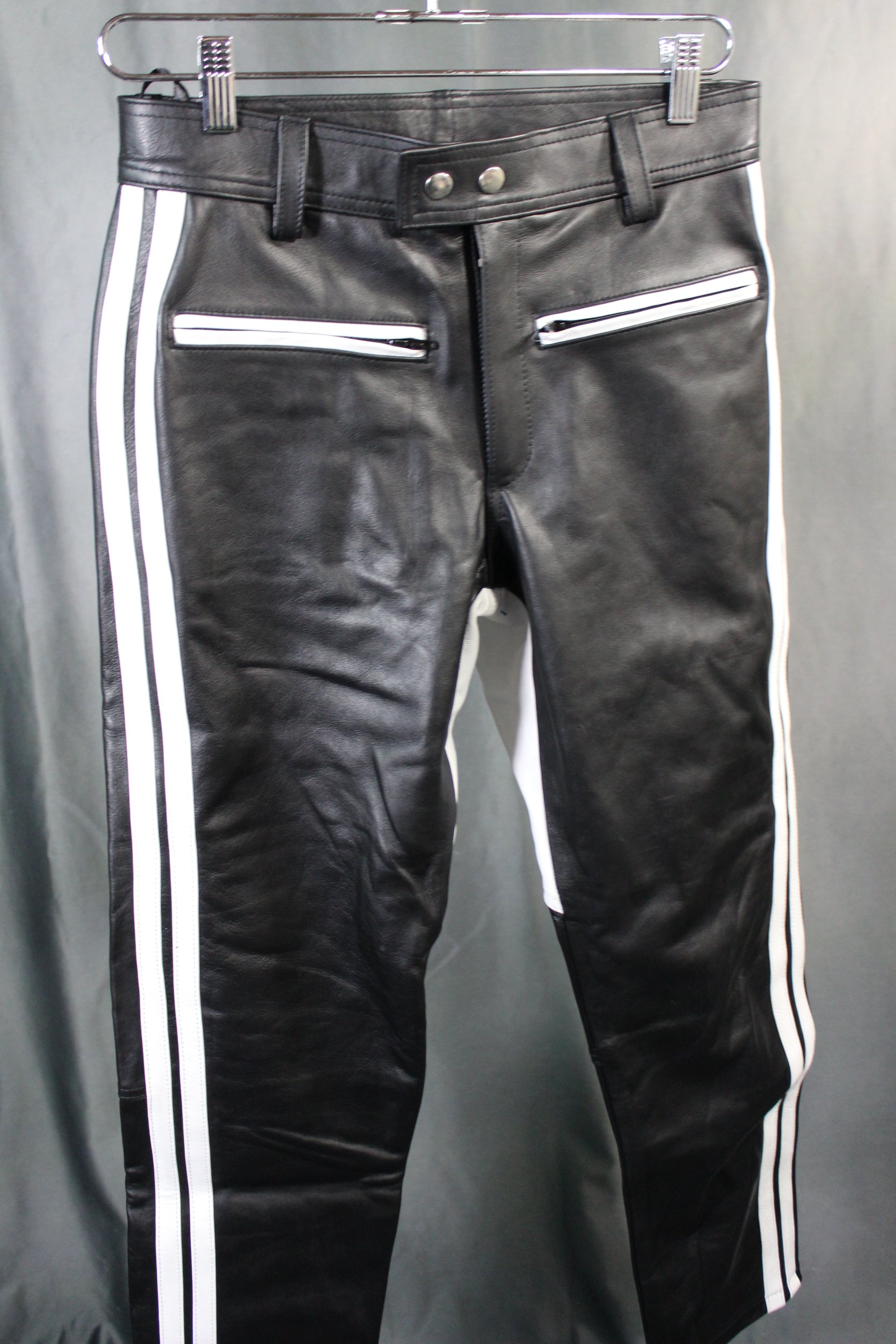 Pantalon formel en cuir OnF noir avec reflets blancs