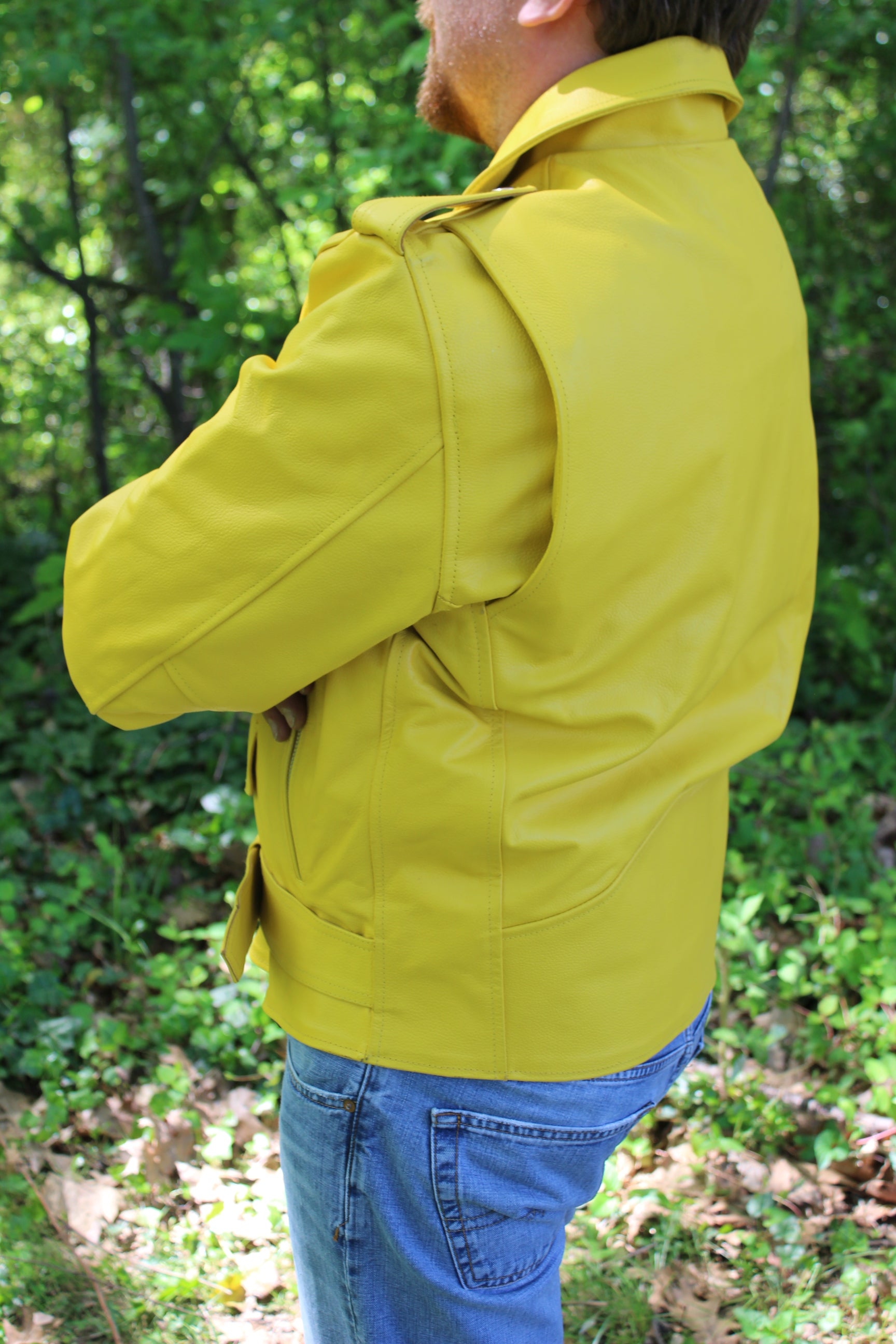 Chaquetas moteras de cuero OnF en amarillo