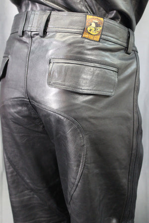 Pantalon habillé en cuir OnF en noir