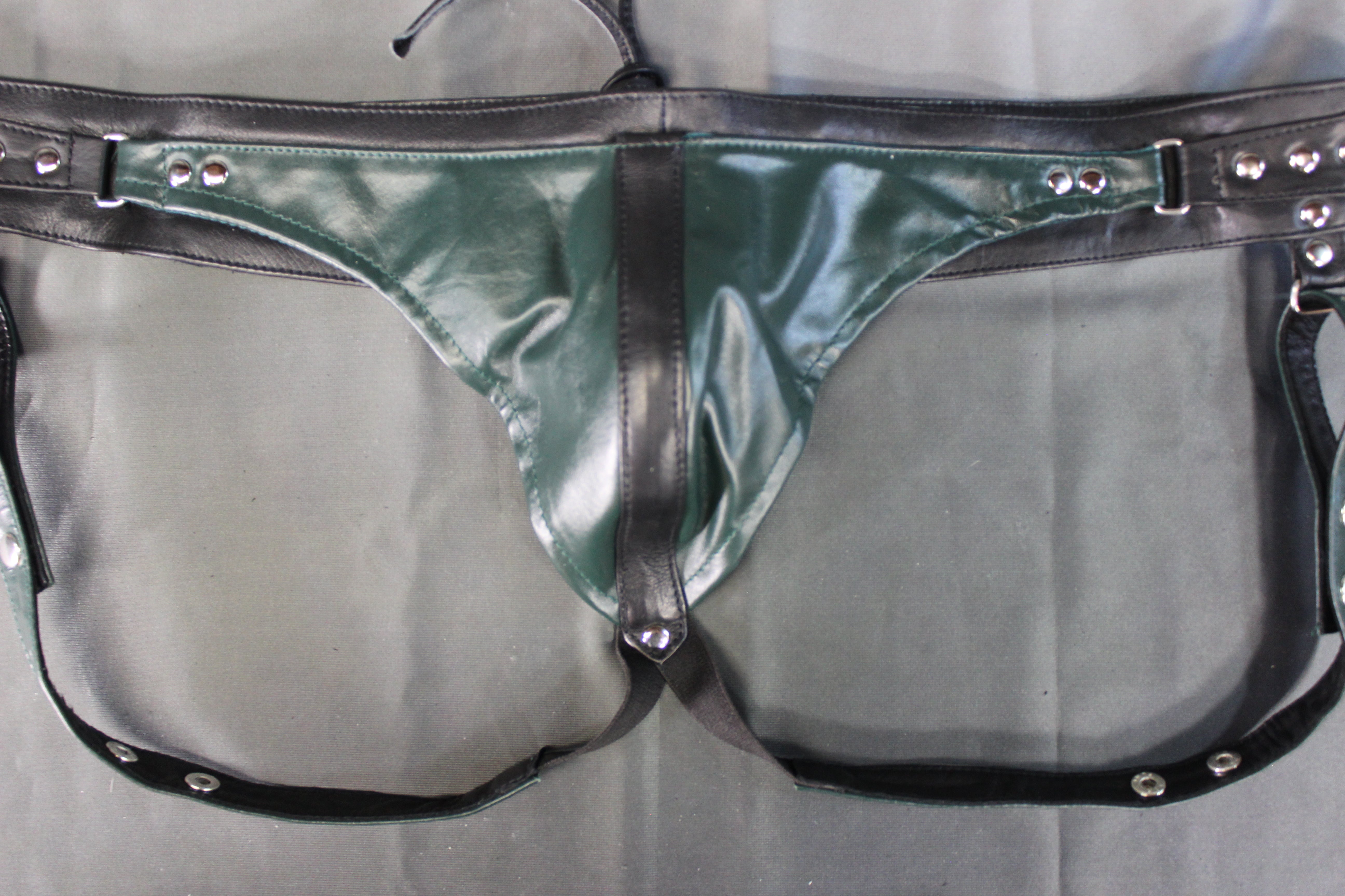 Jock de cuero OnF - Verde cazador con detalles en negro