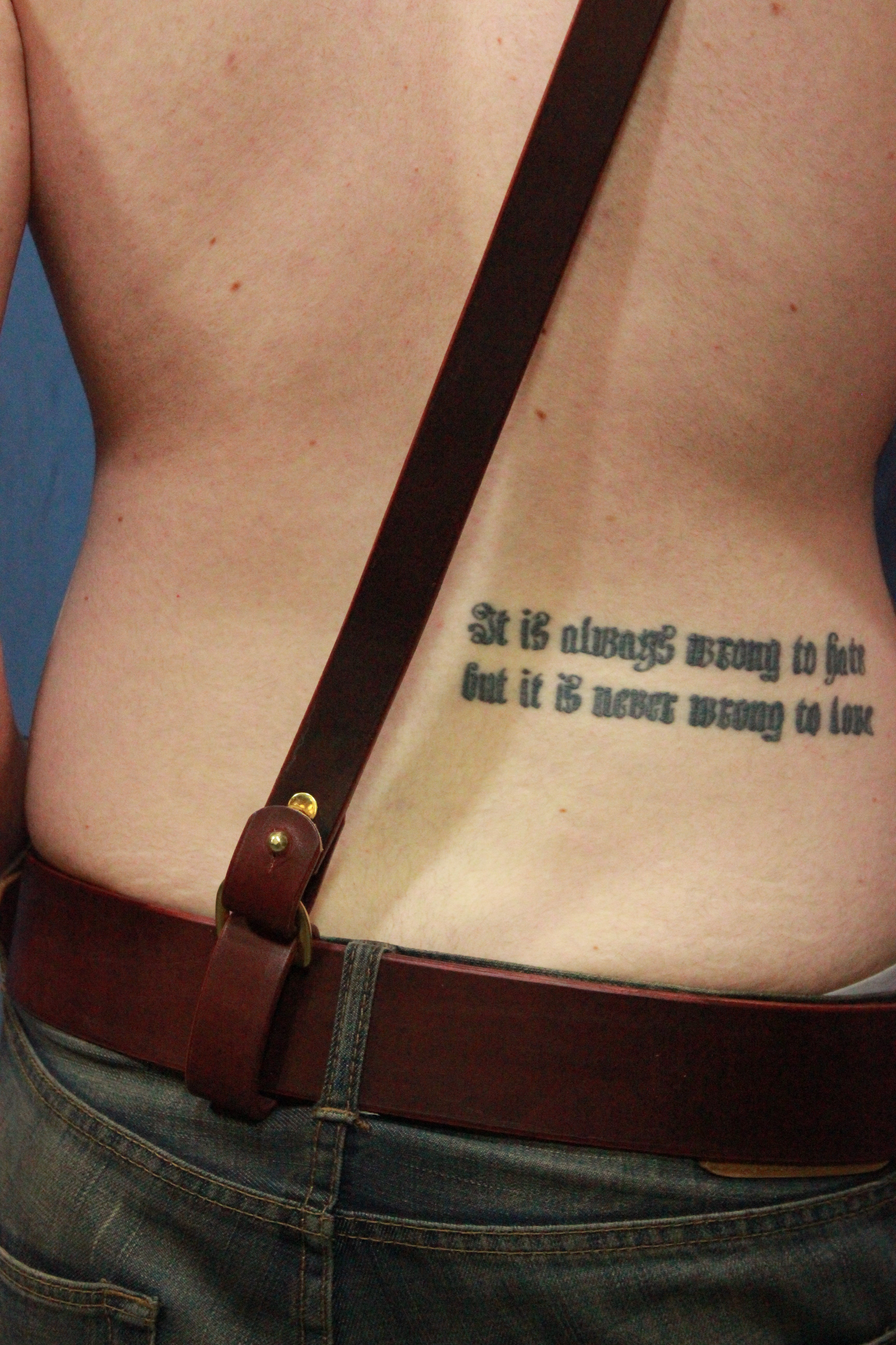 Clásico Sam Browne en Latigo