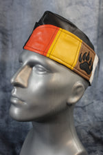 Gorra de guarnición de cuero Bear Pride