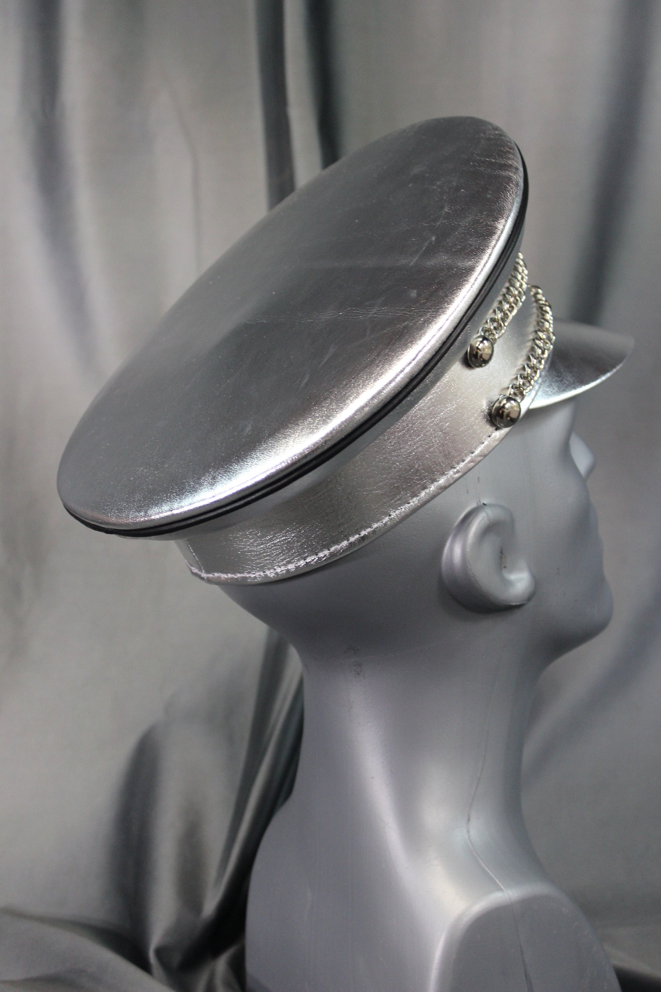 OnF Muir Cap in Silver with Black Trim