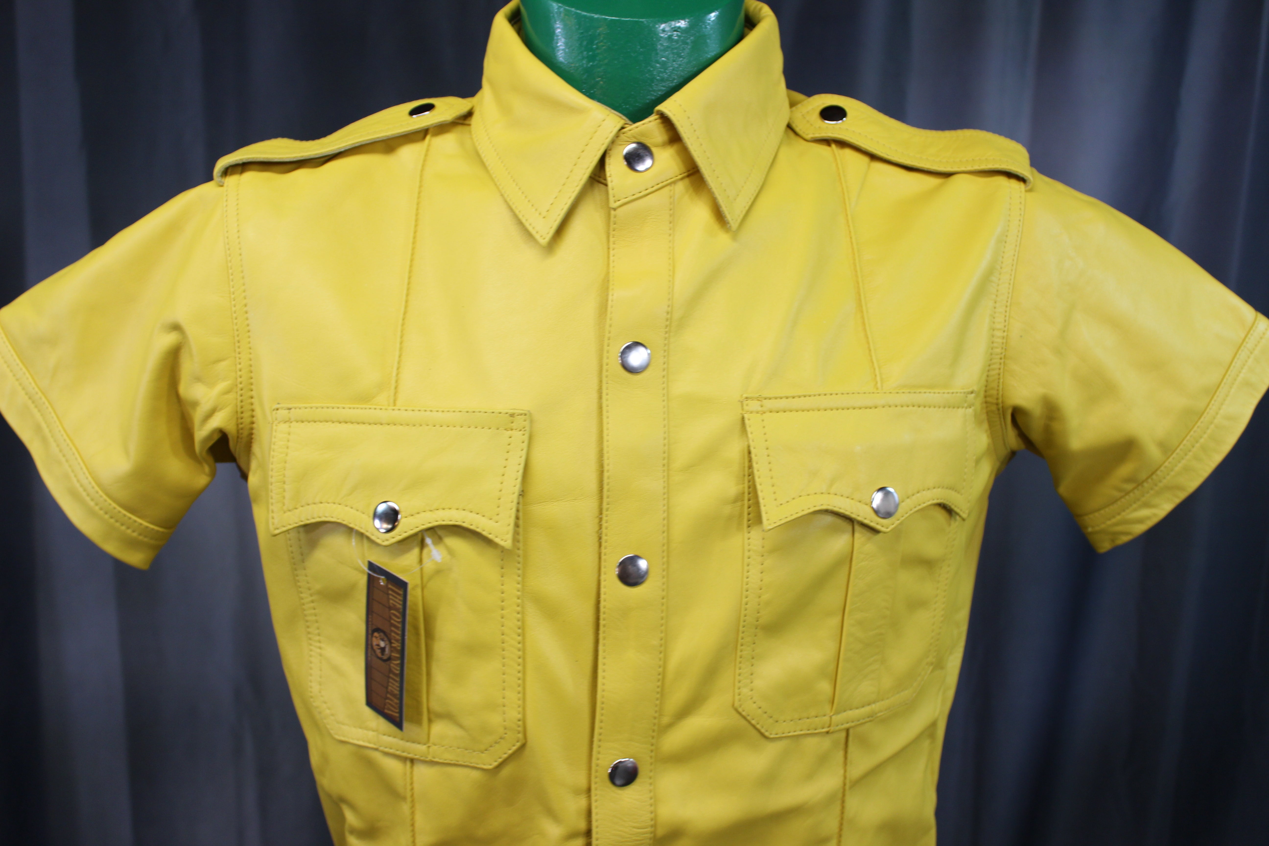 Camisas de cuero OnF en amarillo