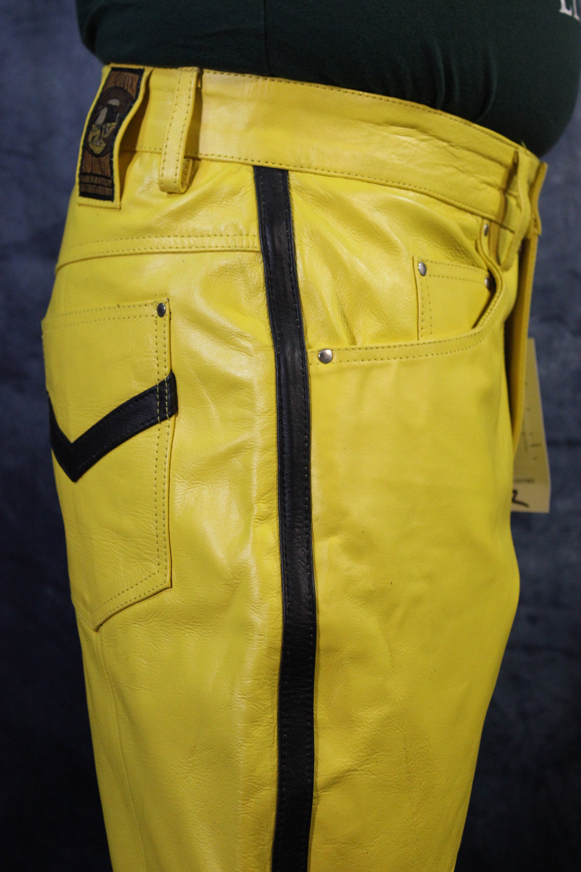 Pantalones cortos OnF Jean Style "Chevron" en amarillo y negro