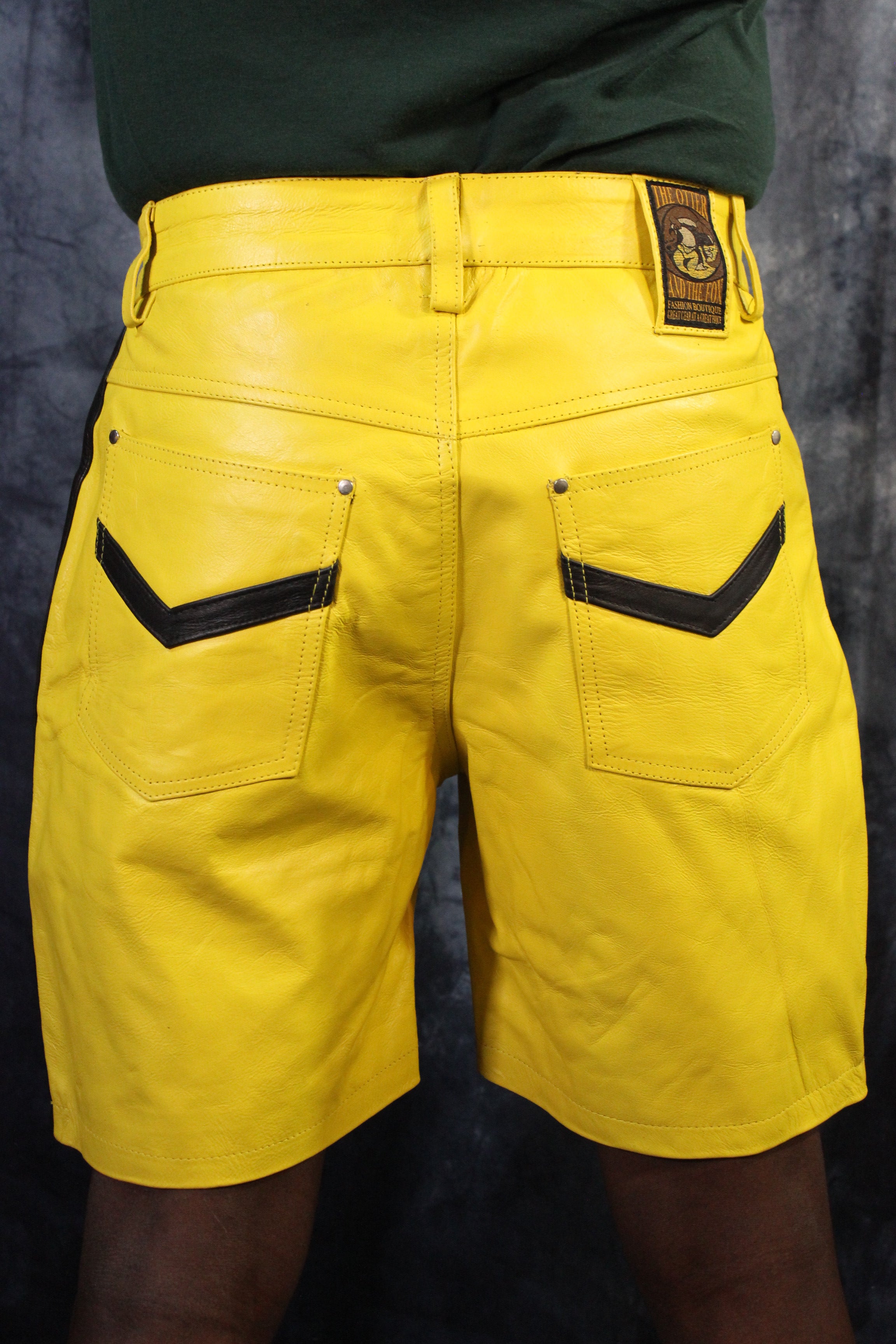 Short OnF Jean Style « Chevron » en jaune et noir