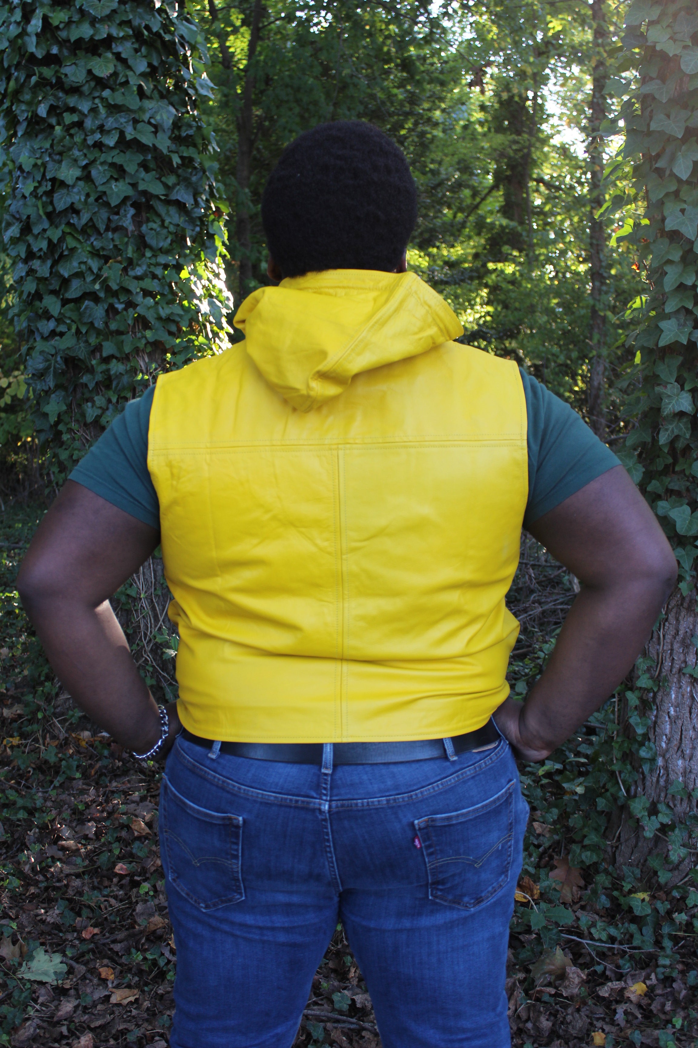 Sudadera con capucha de cuero OnF en amarillo