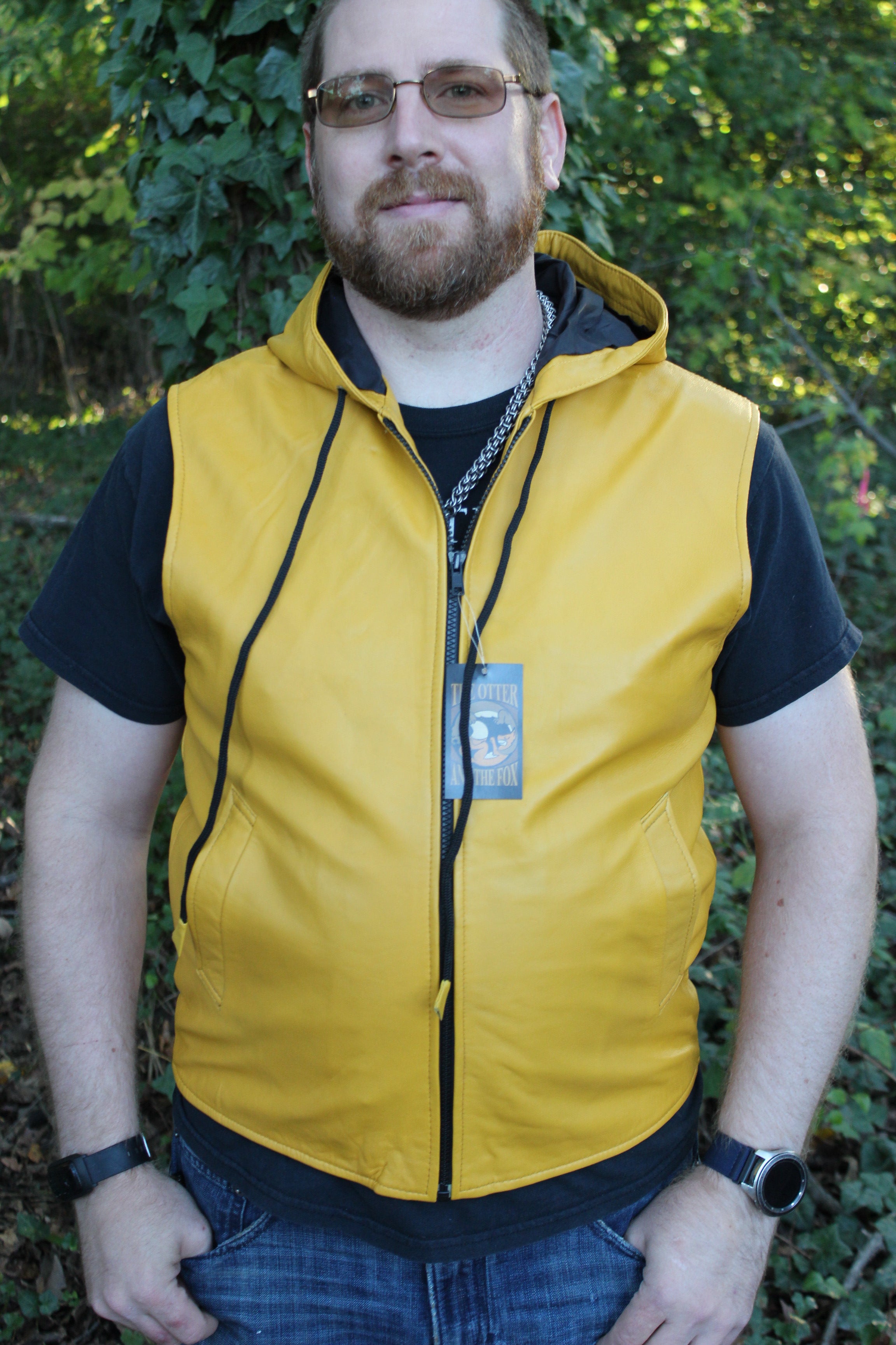 Sweat à capuche en cuir OnF en jaune moutarde