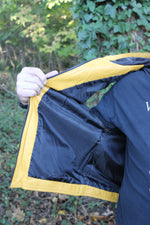 Sweat à capuche en cuir OnF en jaune moutarde