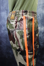 Pantalones cortos de baloncesto en camuflaje y naranja