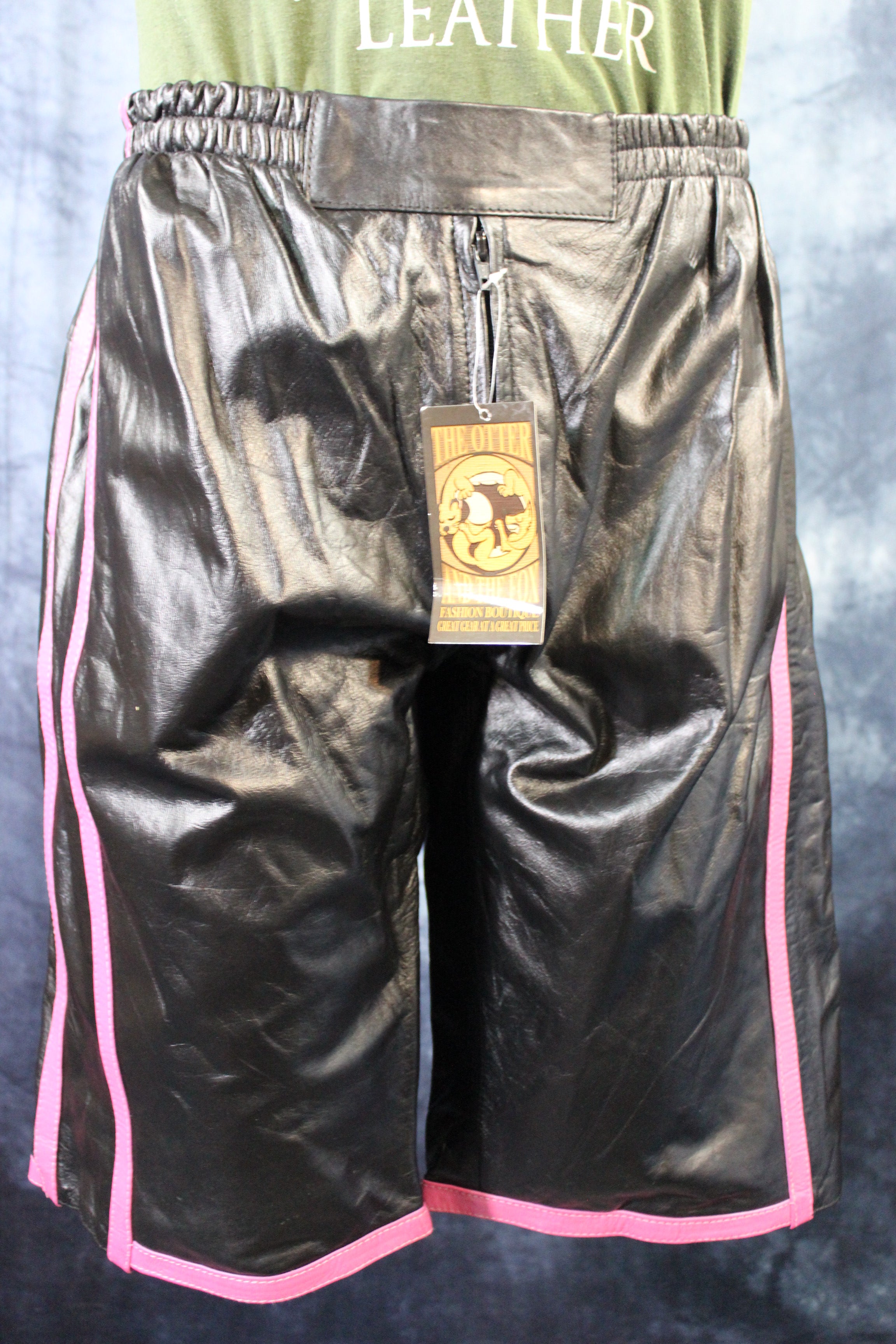 Pantalones cortos de baloncesto en negro y rosa