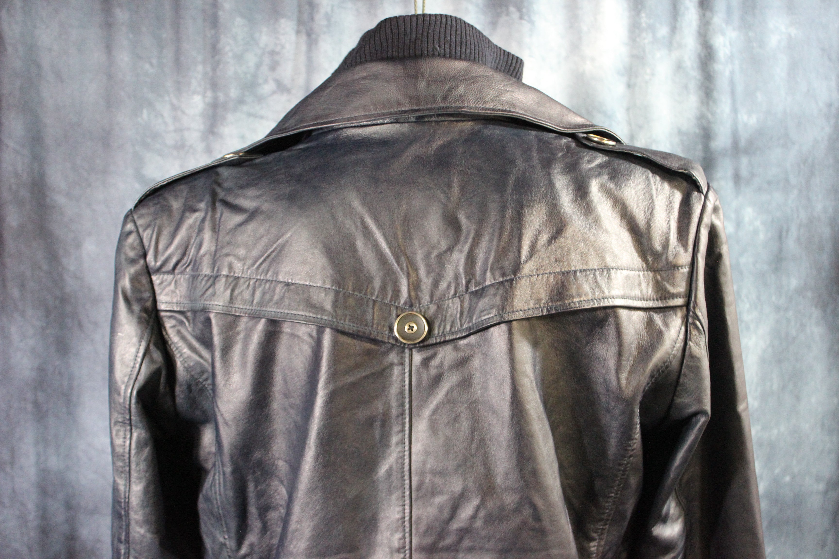 Chaqueta de cuero y piel de tartán amarilla de Otter and The Fox