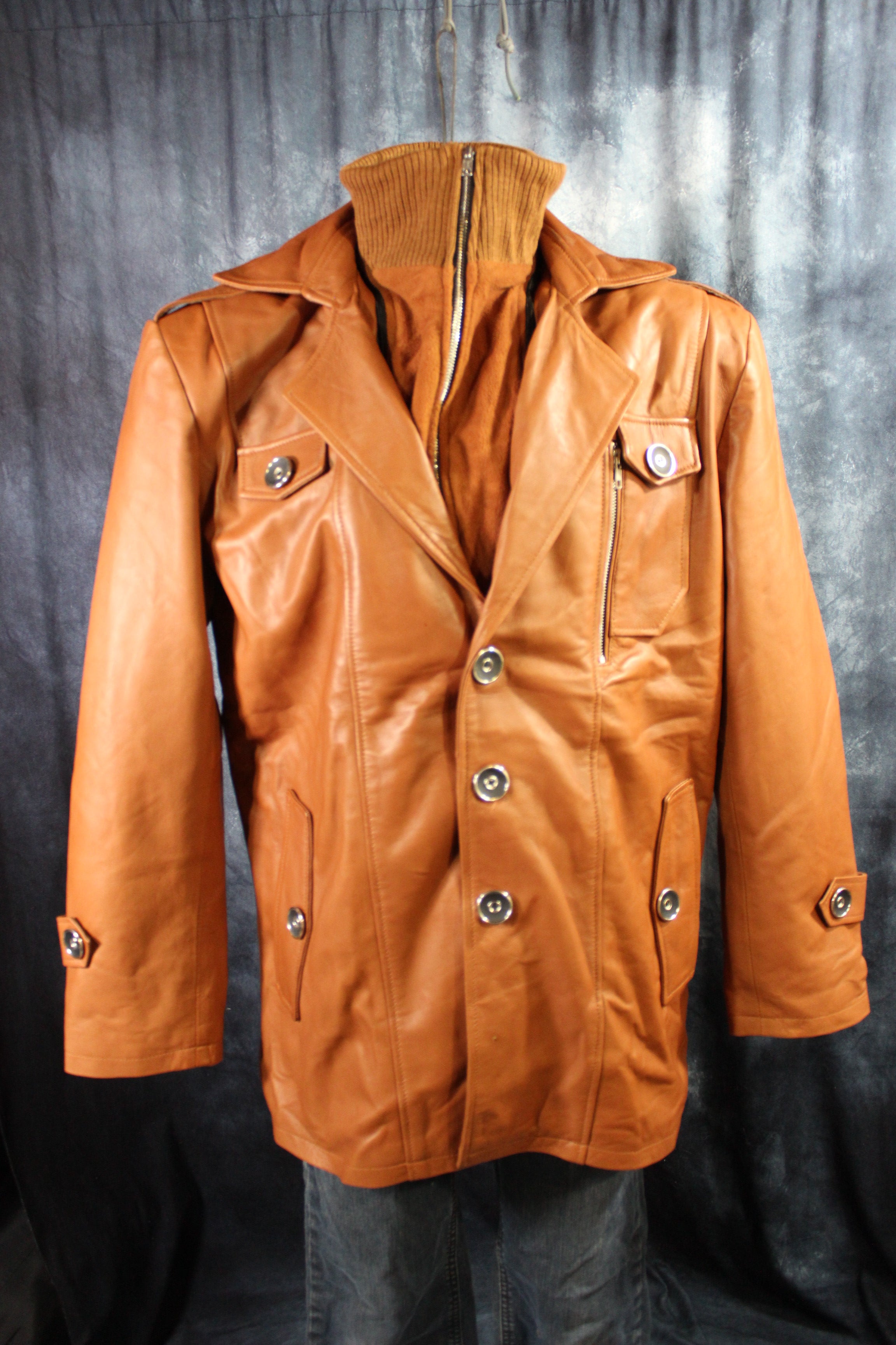 Chaqueta de cuero y piel de tartán amarilla de Otter and The Fox