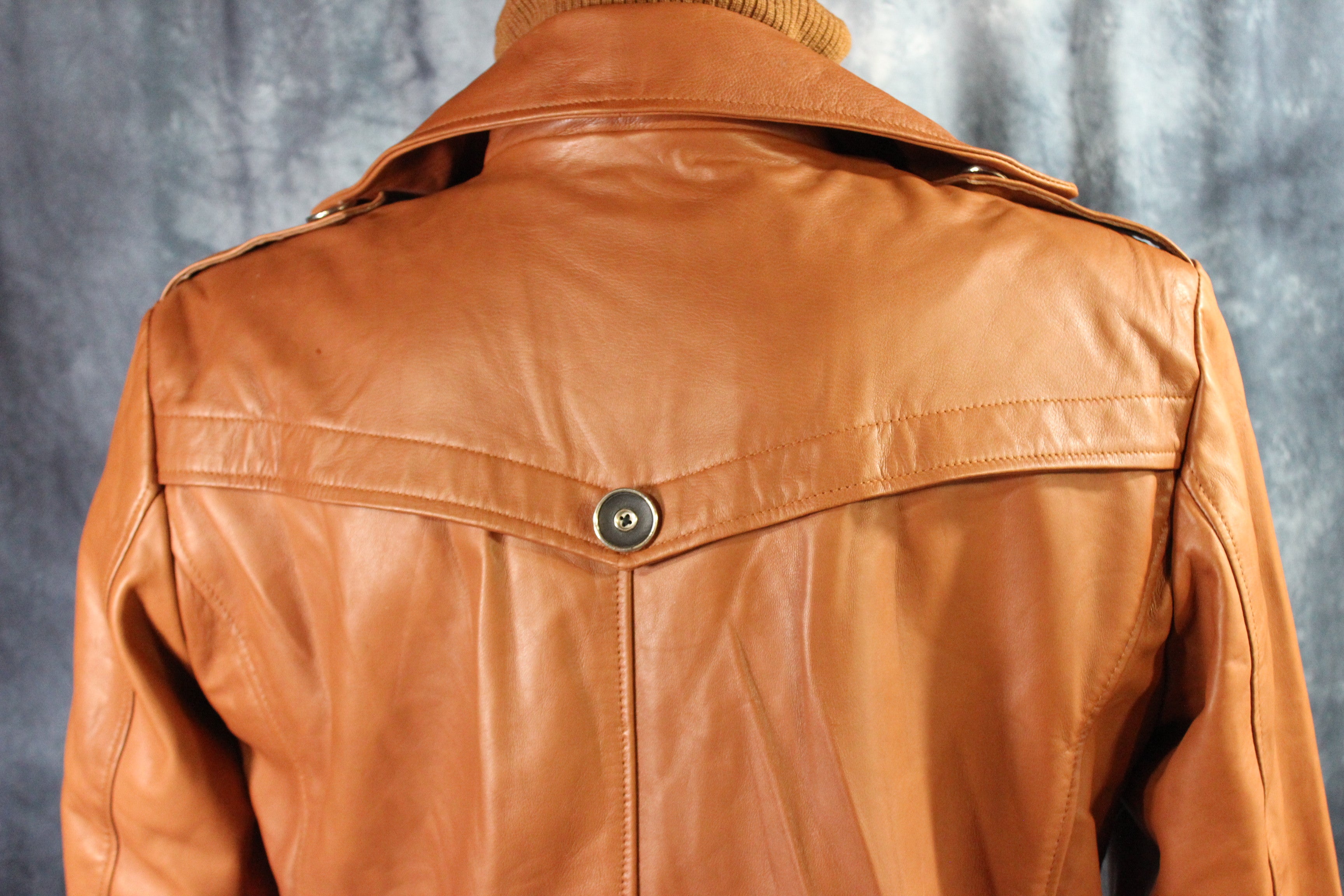 Chaqueta de cuero y piel de tartán amarilla de Otter and The Fox