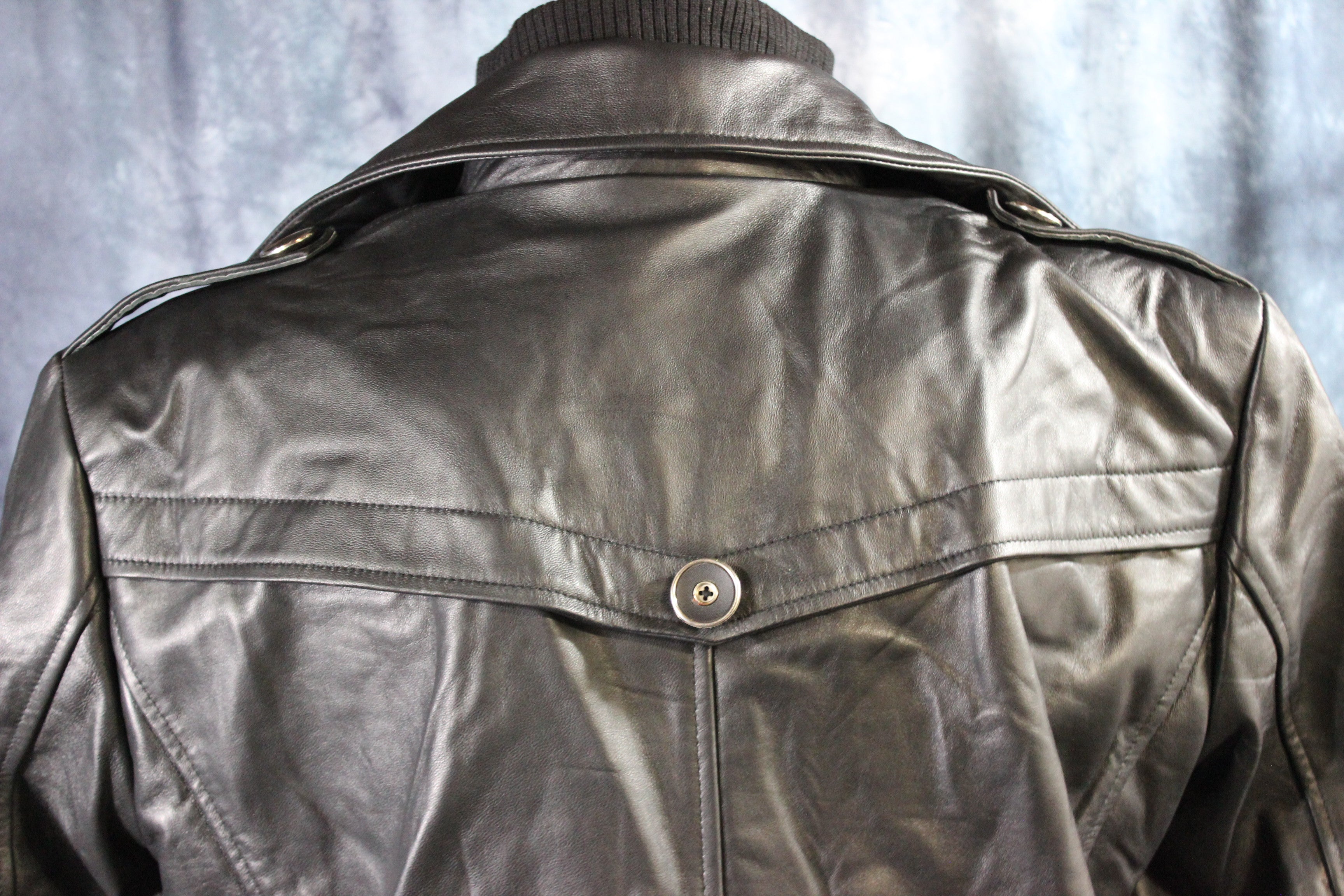 Chaqueta de cuero y piel de tartán amarilla de Otter and The Fox