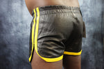 Shorts tipo botín OnF en negro con amarillo