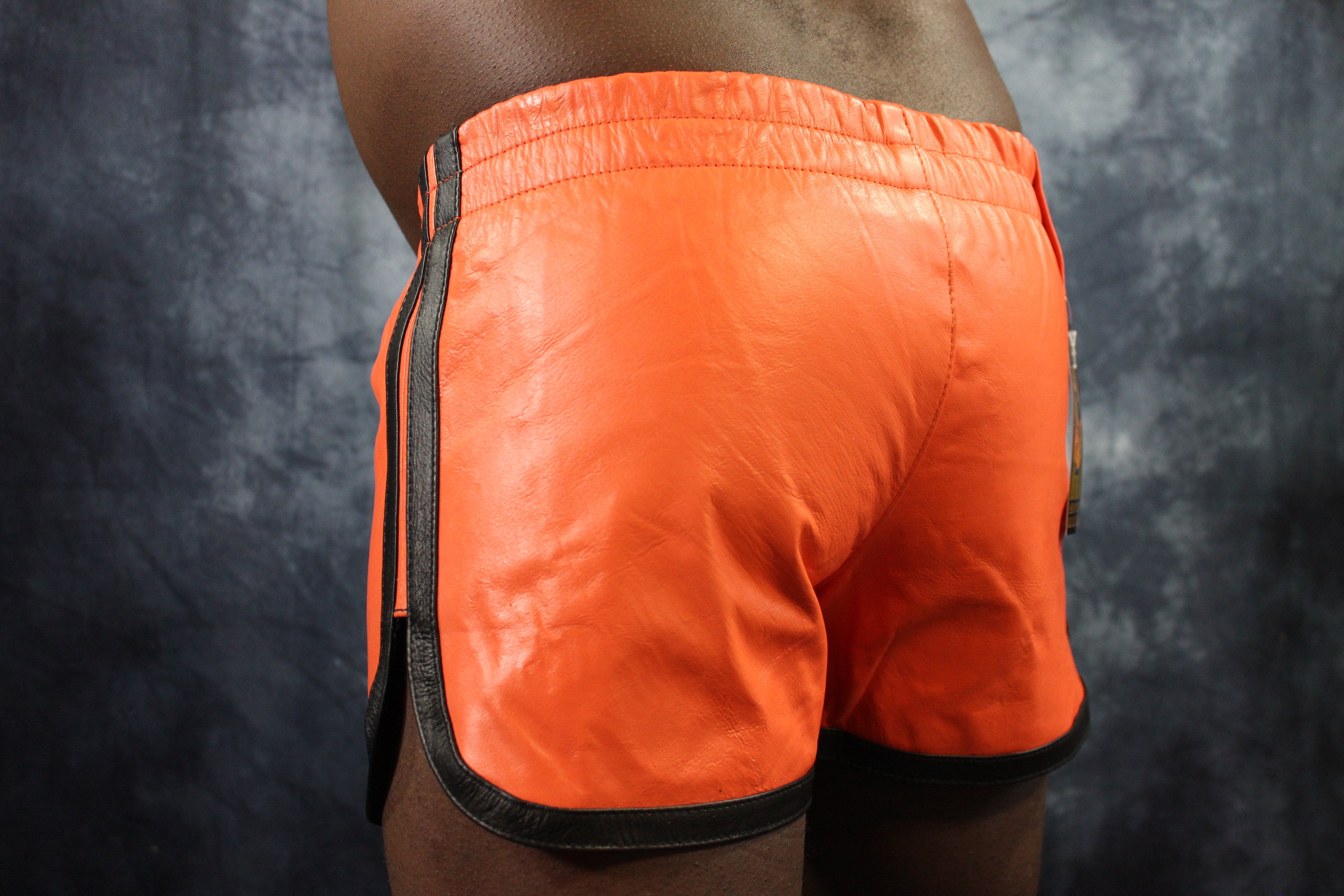 Pantalones cortos OnF Booty en naranja con negro