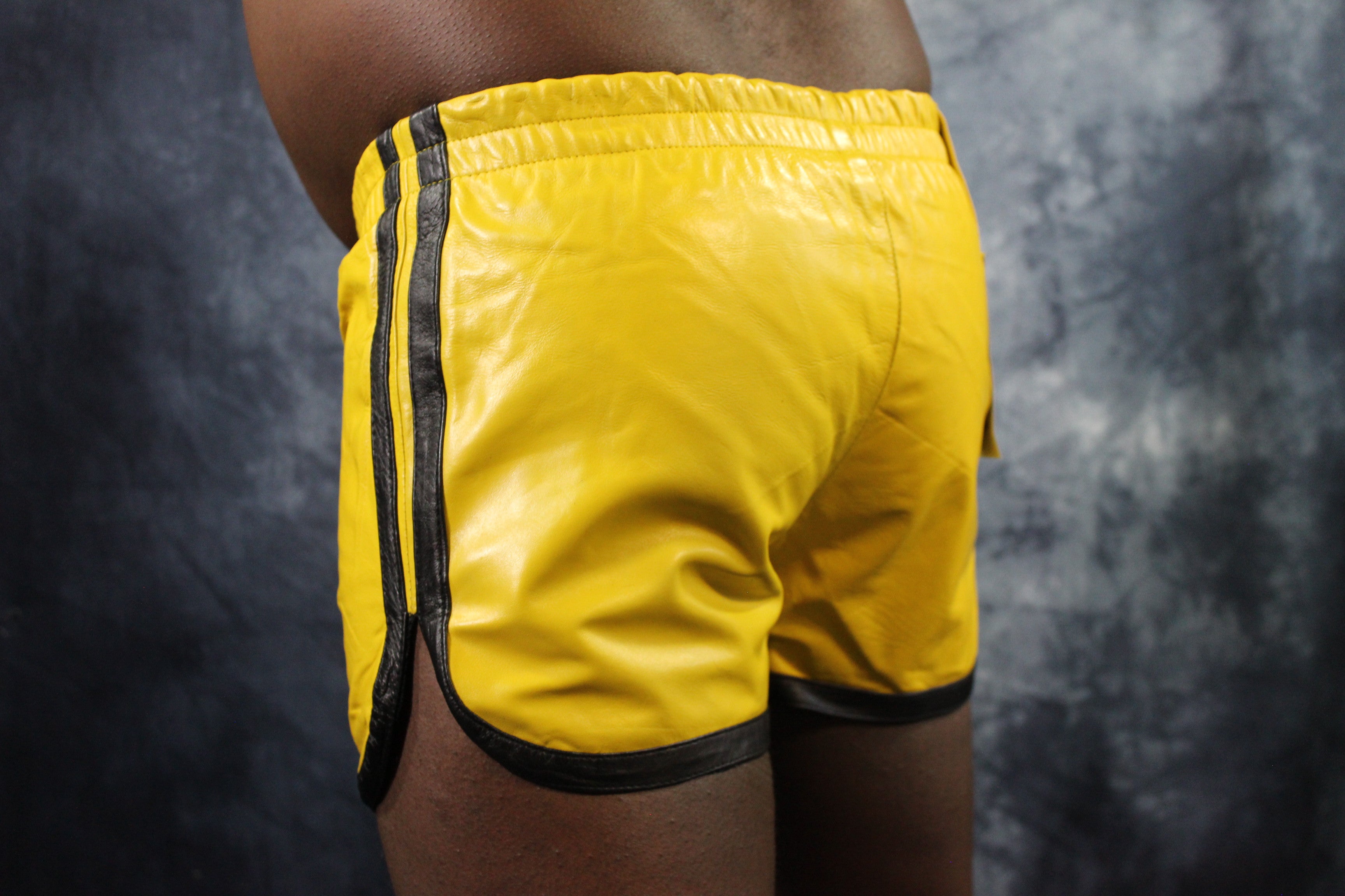 Short Booty OnF en jaune et noir