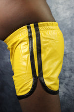 Pantalones cortos OnF Booty en amarillo y negro