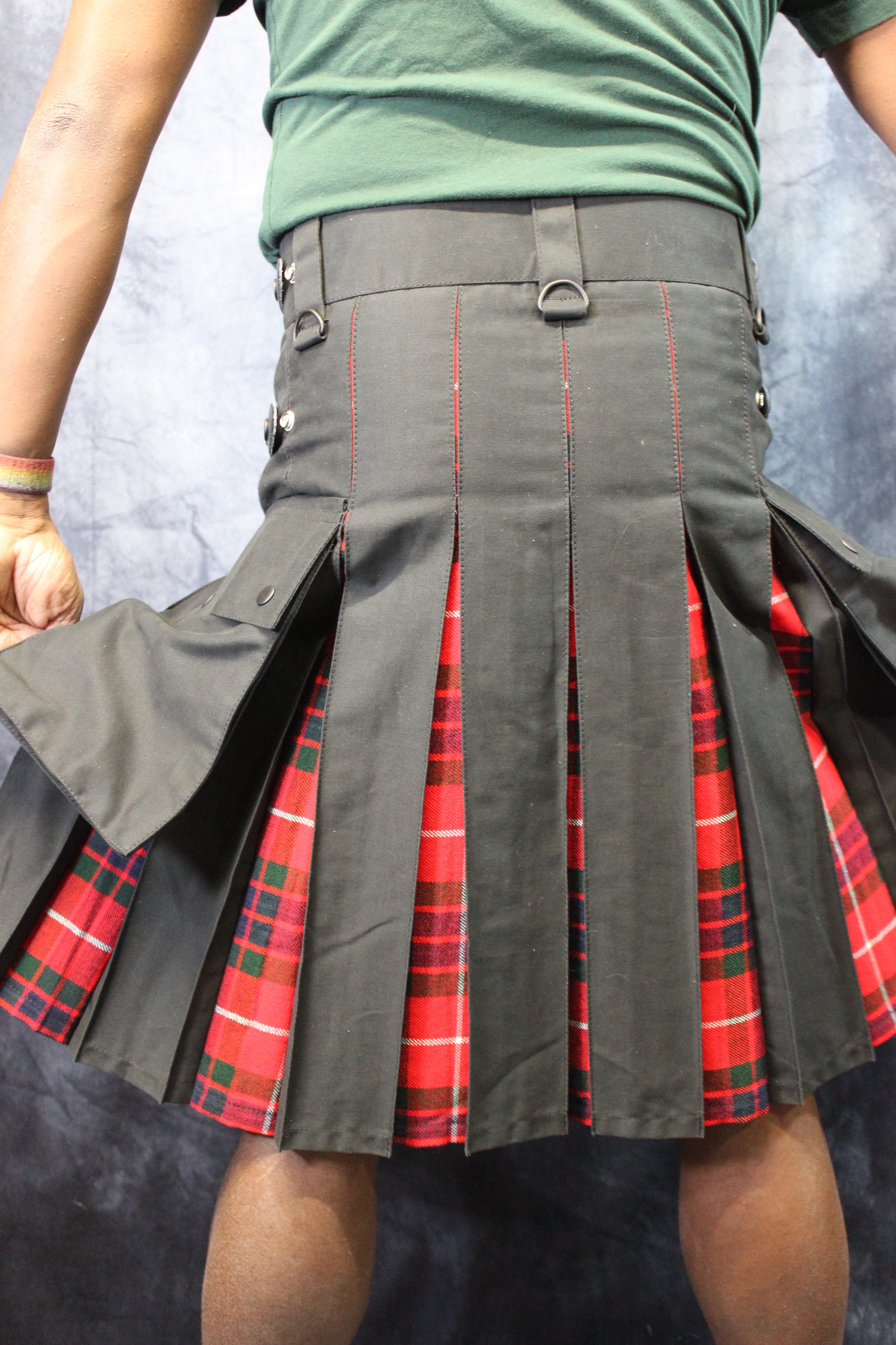 Hybrid Kilt - Black with Fraiser Red Tartan Pleats