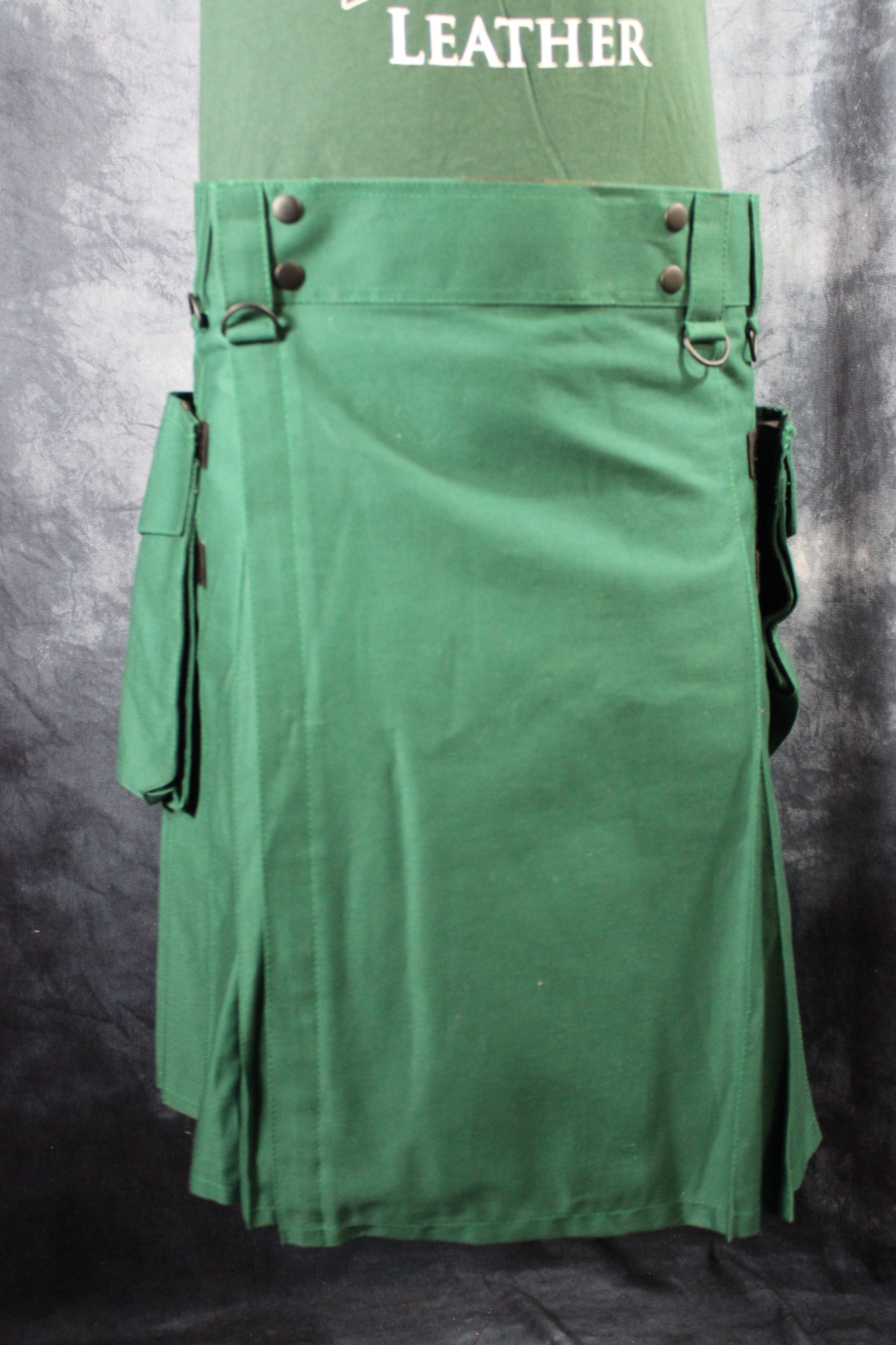 Kilt utilitario en Kelly Green de KiltedBros