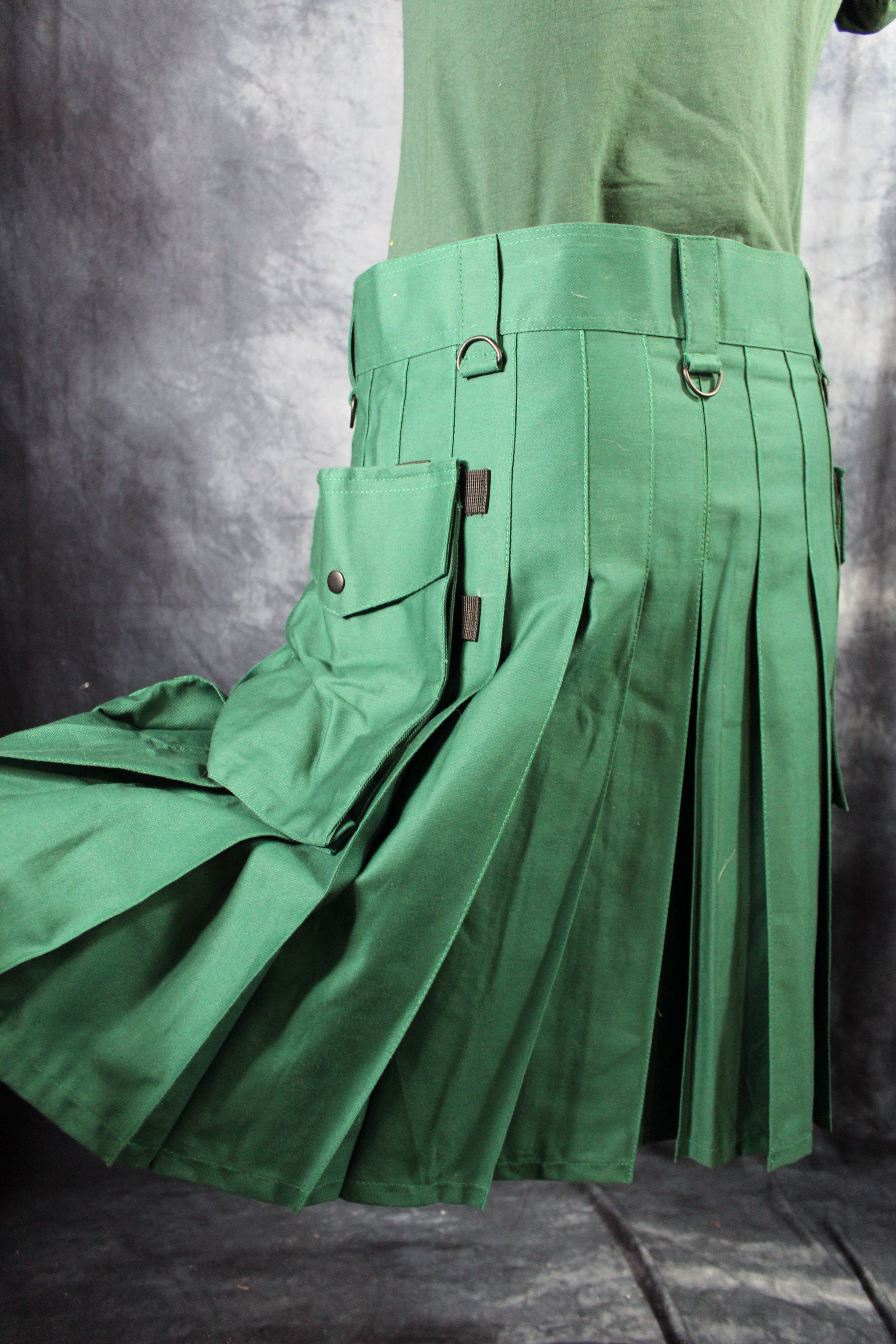 Kilt utilitario en Kelly Green de KiltedBros
