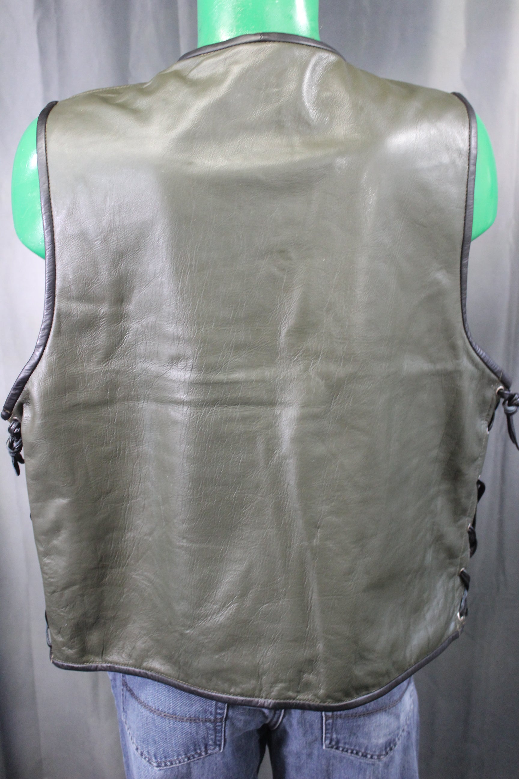 Gilet de bar en cuir OnF - Vert chasseur avec reflets noirs