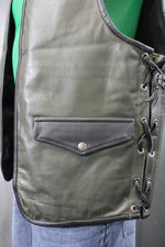 Gilet de bar en cuir OnF - Vert chasseur avec reflets noirs