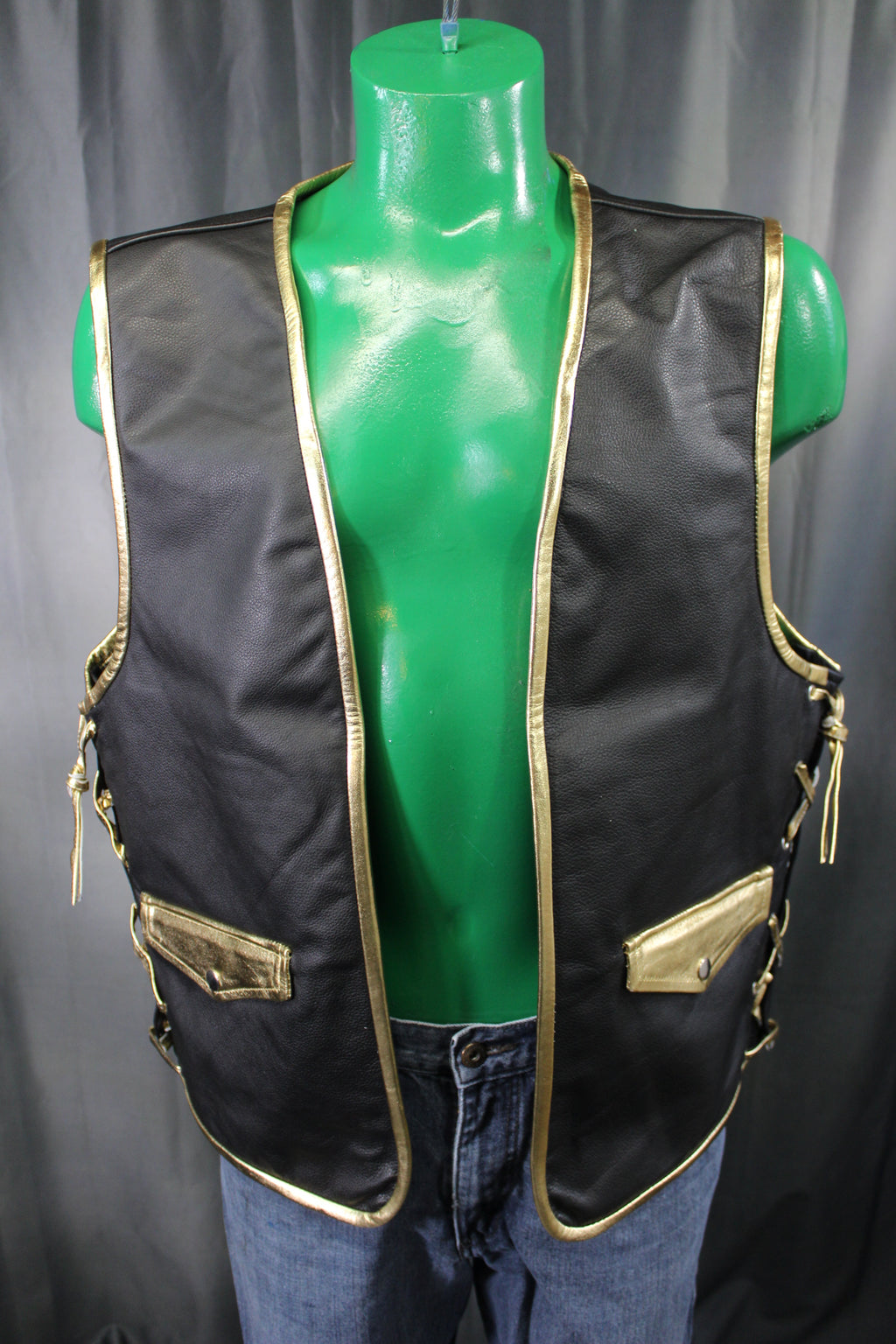 Gilet de bar en cuir OnF - Noir avec reflets dorés