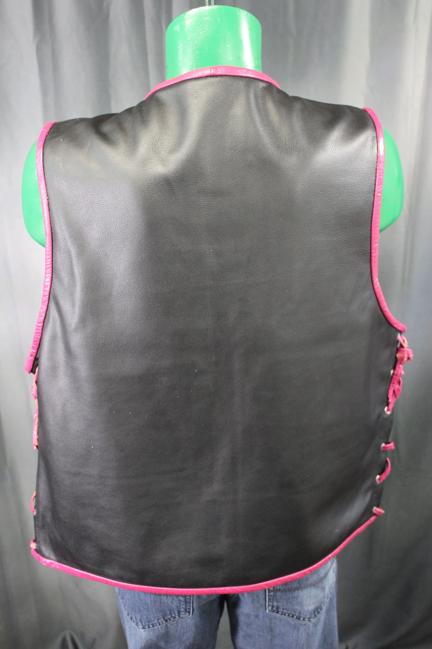 Chaleco de barra de cuero OnF - Negro con reflejos rosas