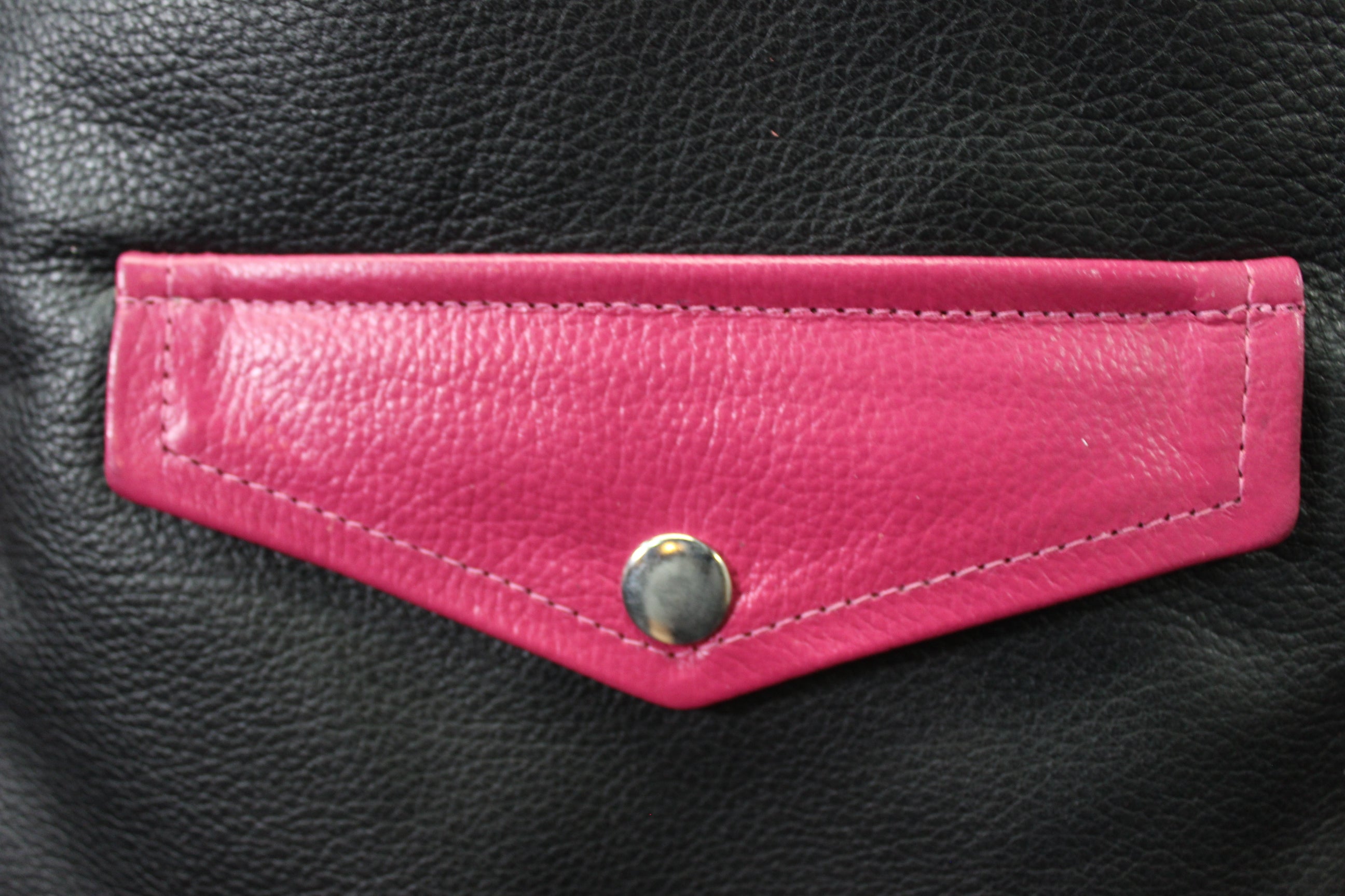 Chaleco de barra de cuero OnF - Negro con reflejos rosas