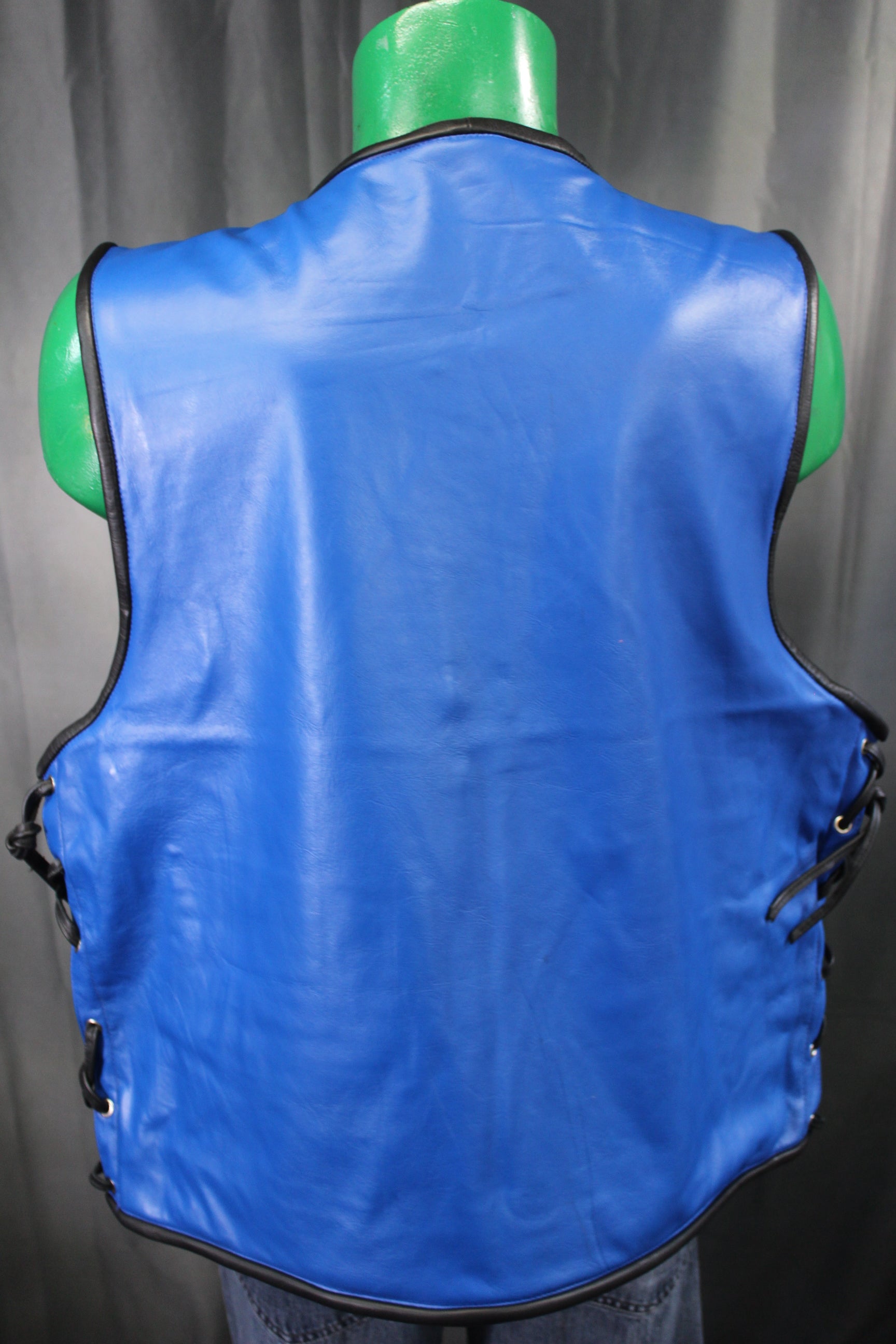 Gilet de bar en cuir OnF - Bleu avec reflets noirs