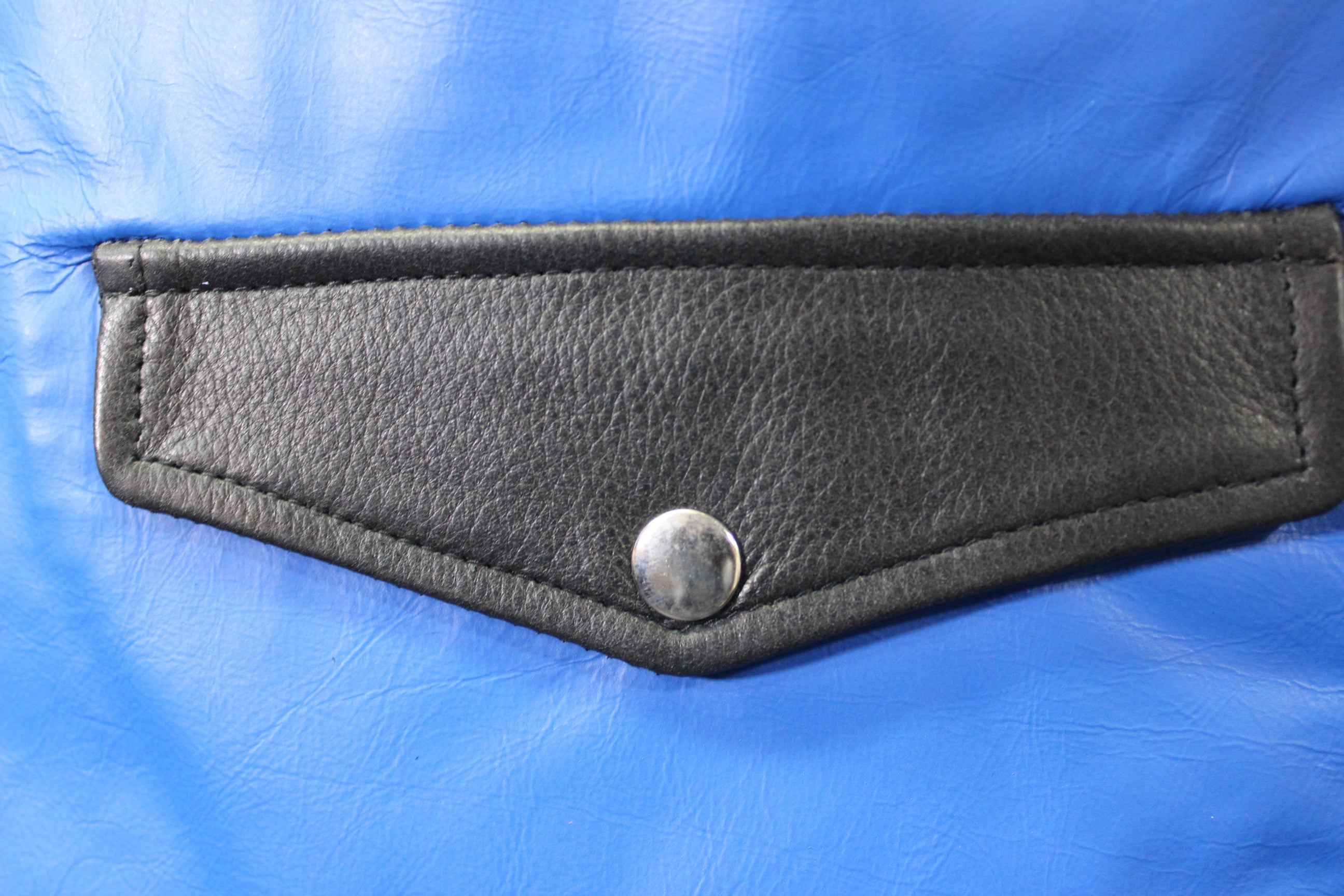 Gilet de bar en cuir OnF - Bleu avec reflets noirs