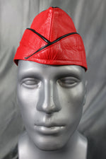 Casquette de garnison en cuir OnF en noir