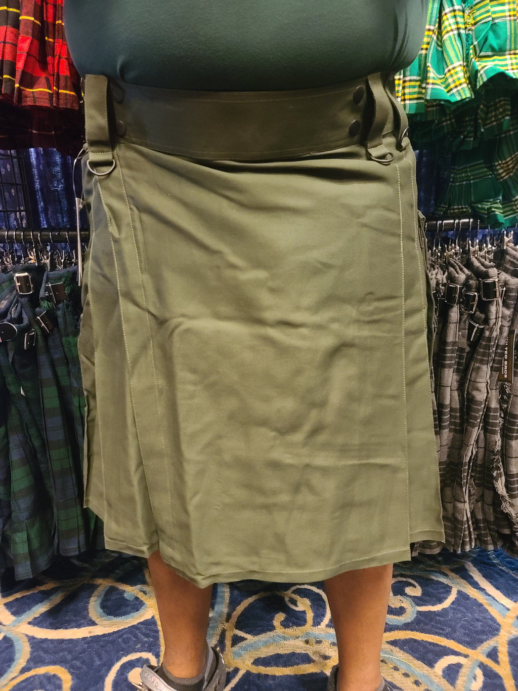 Kilt utilitario en verde oliva de KiltedBros