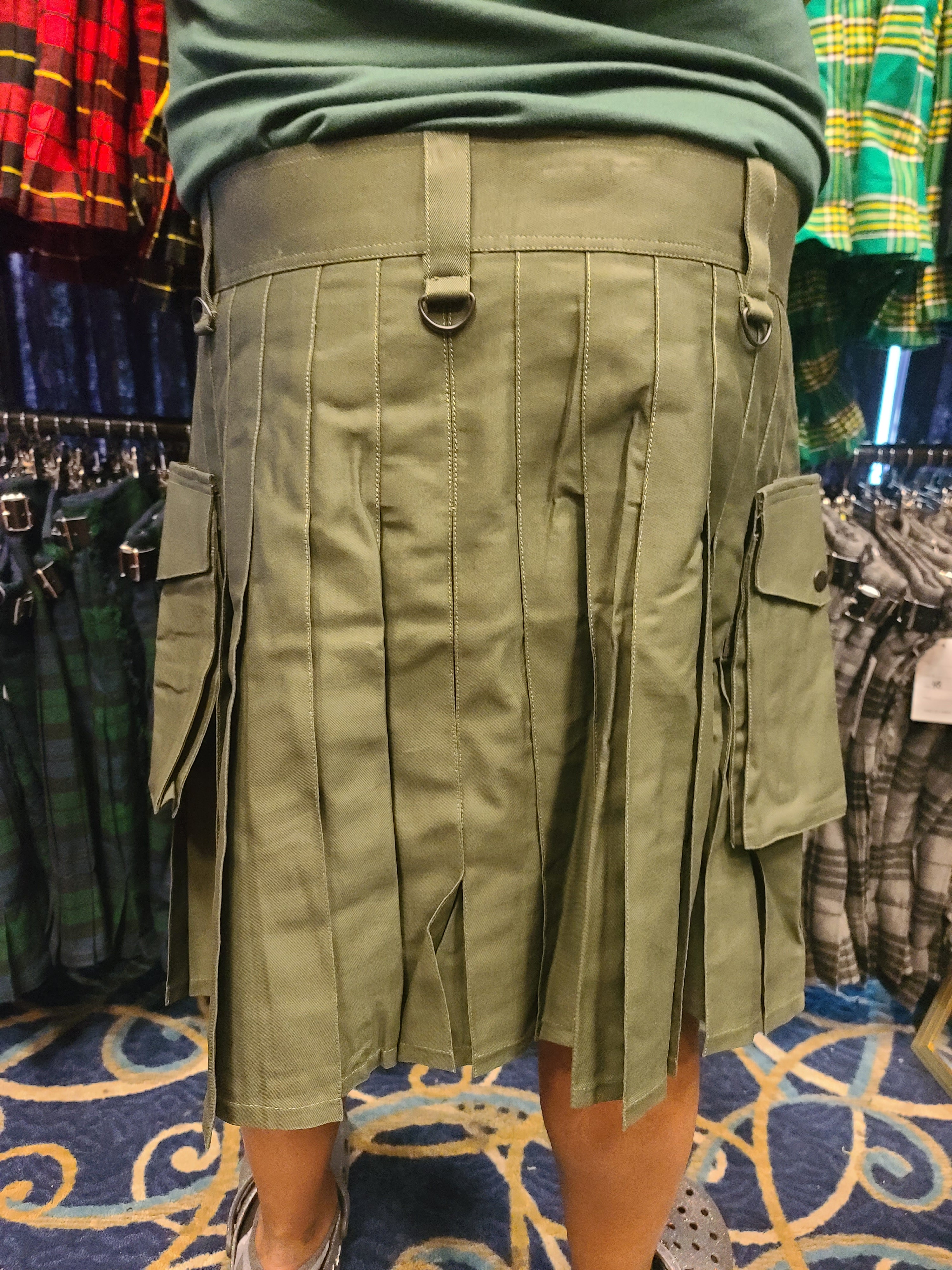 Kilt utilitario en verde oliva de KiltedBros