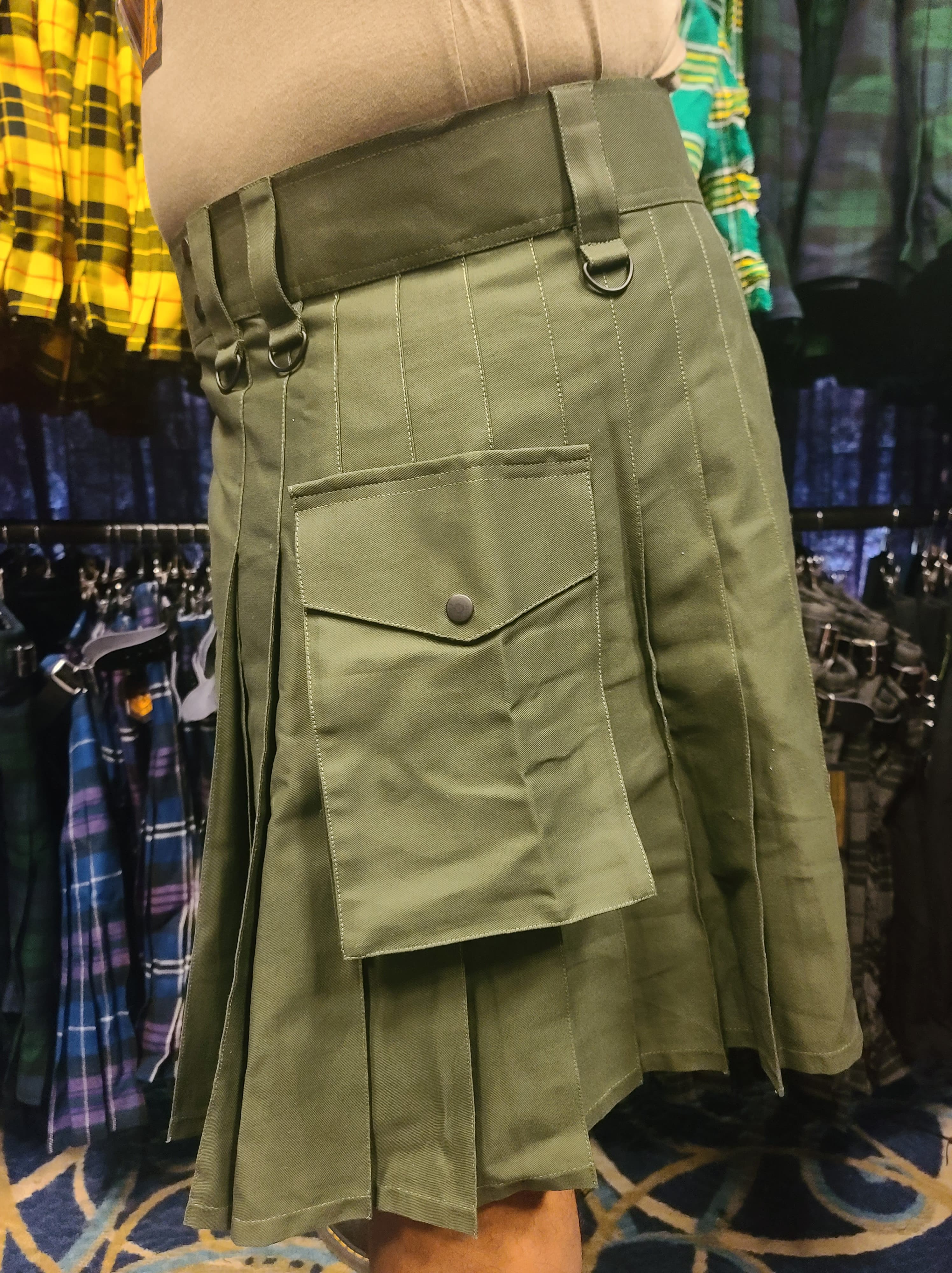 Kilt utilitario en Hunter Green de KiltedBros