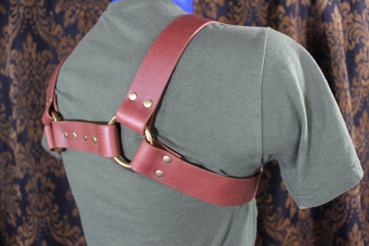 Classic Latigo Bulldog Harness with Snaps