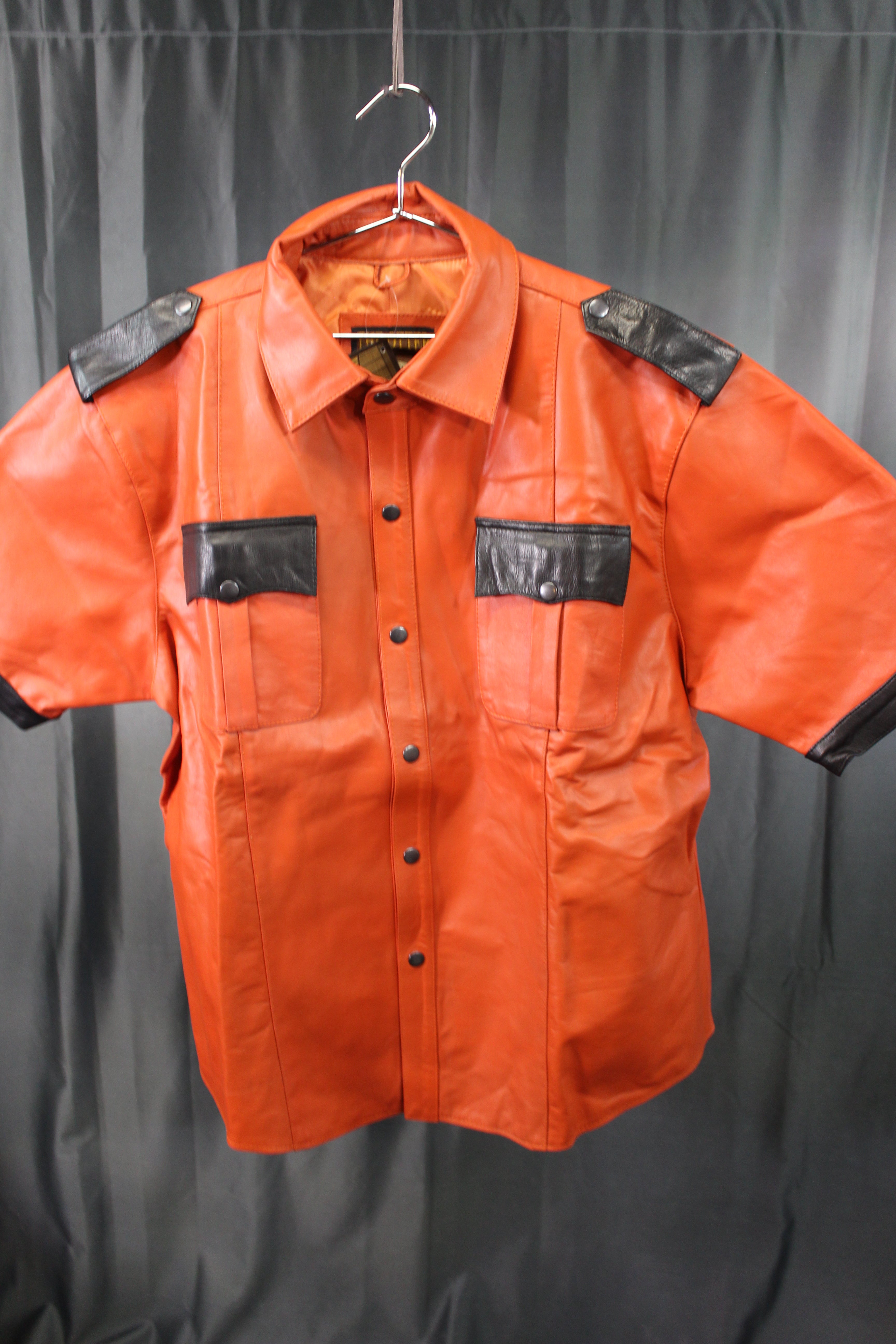 Los bailes formales de cuero de nutria y zorro