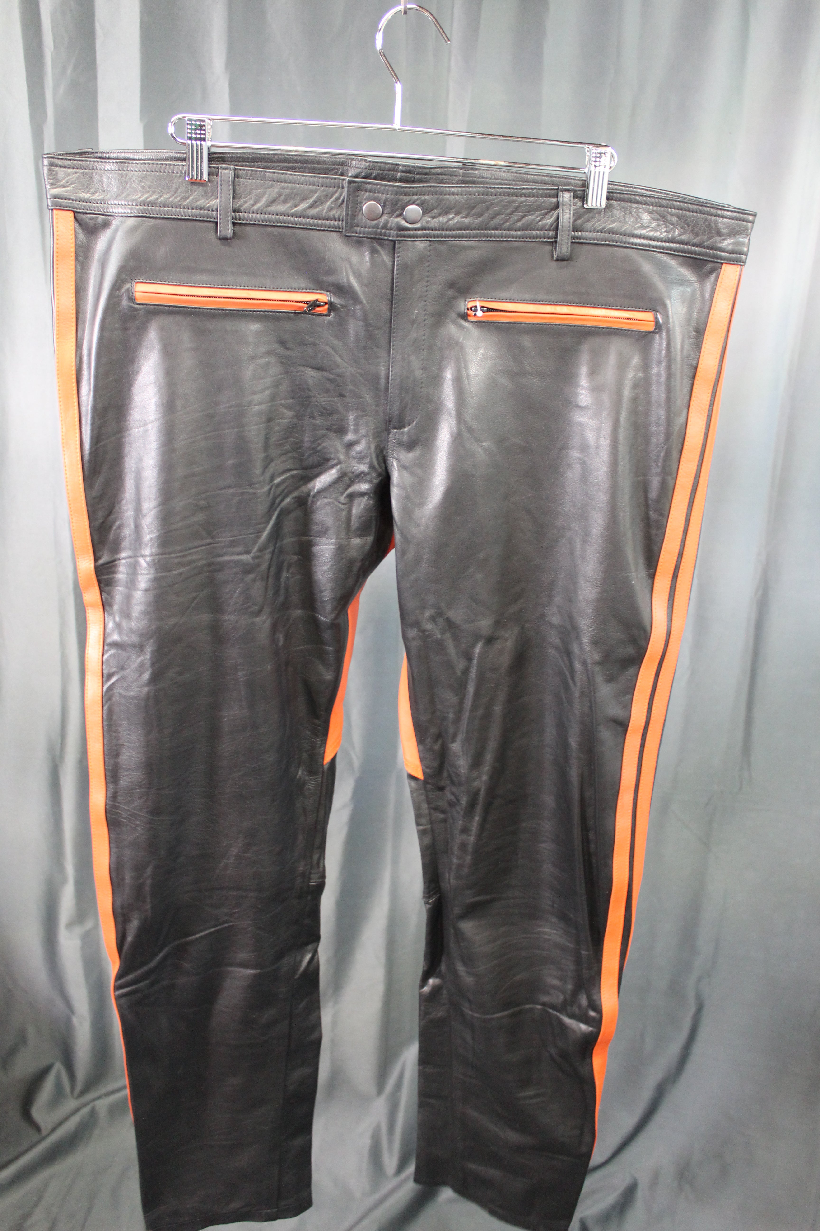 Los bailes formales de cuero de nutria y zorro