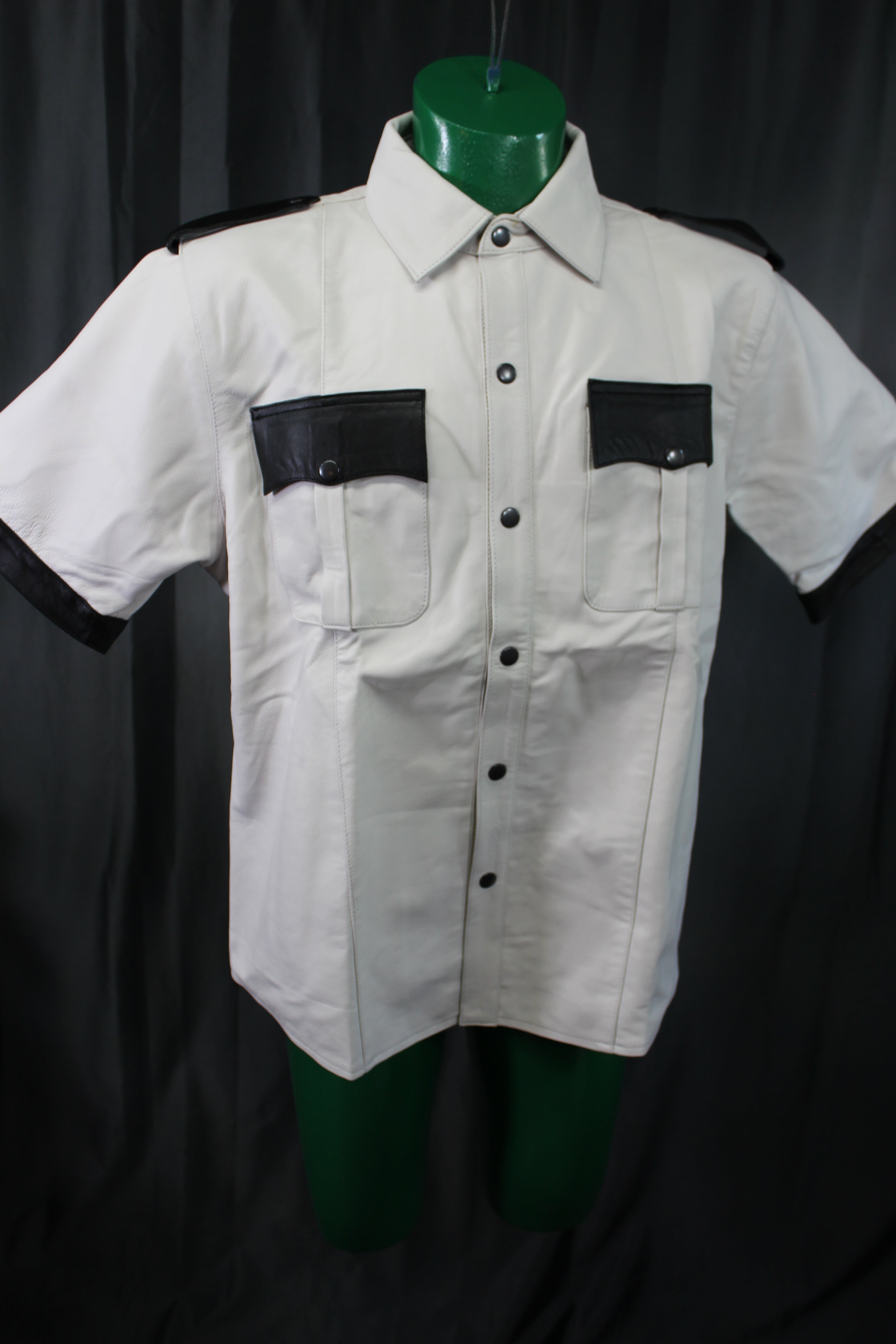 Los bailes formales de cuero de nutria y zorro