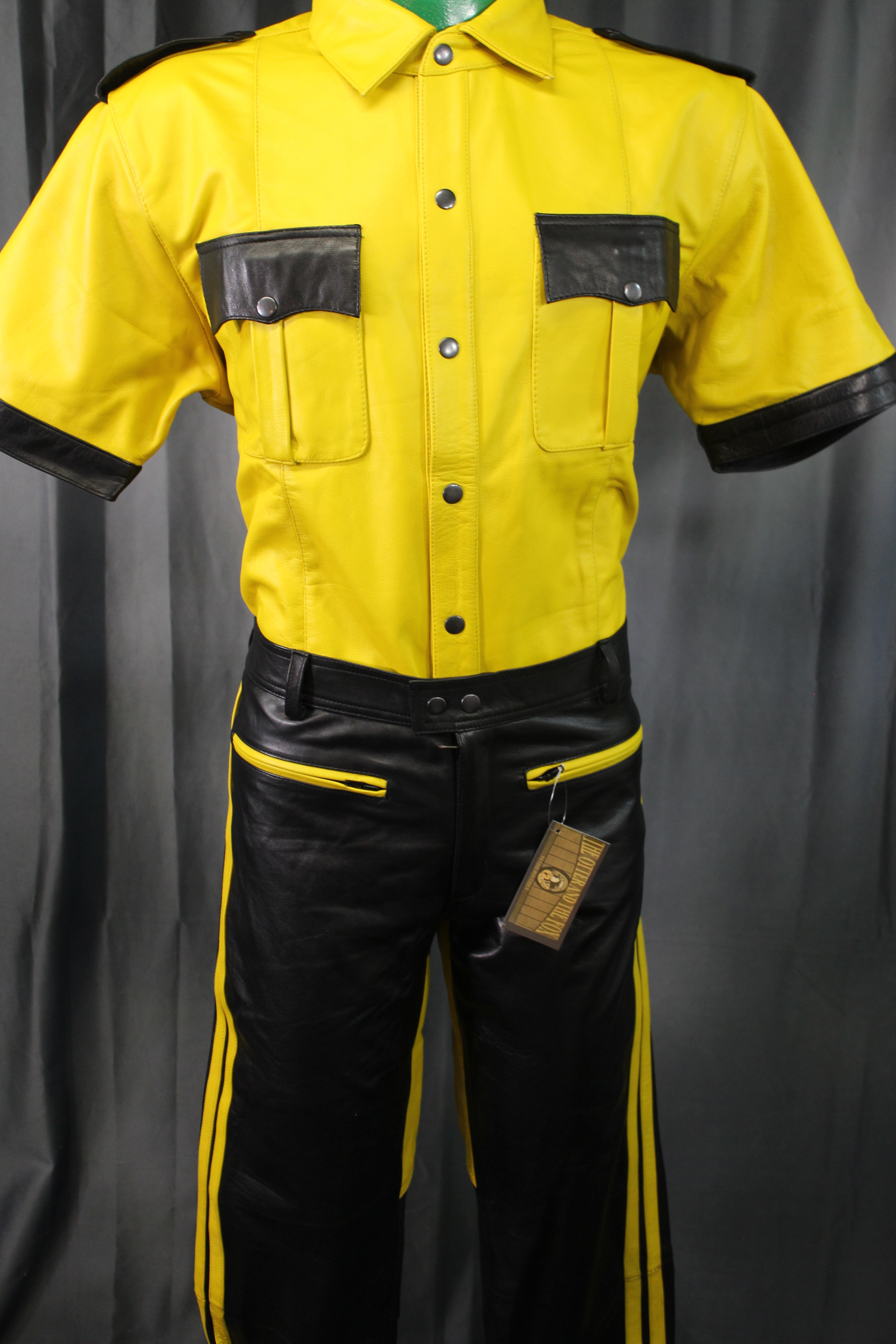 Los bailes formales de cuero de nutria y zorro