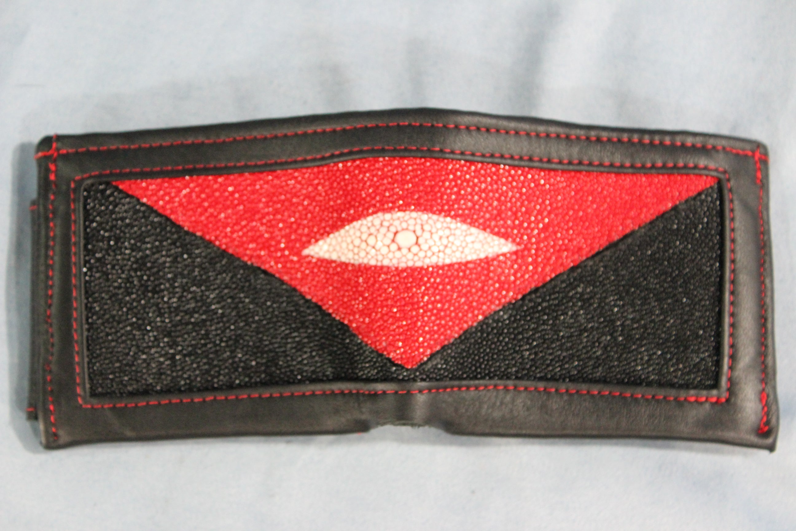 Cartera plegable Stingray roja y negra