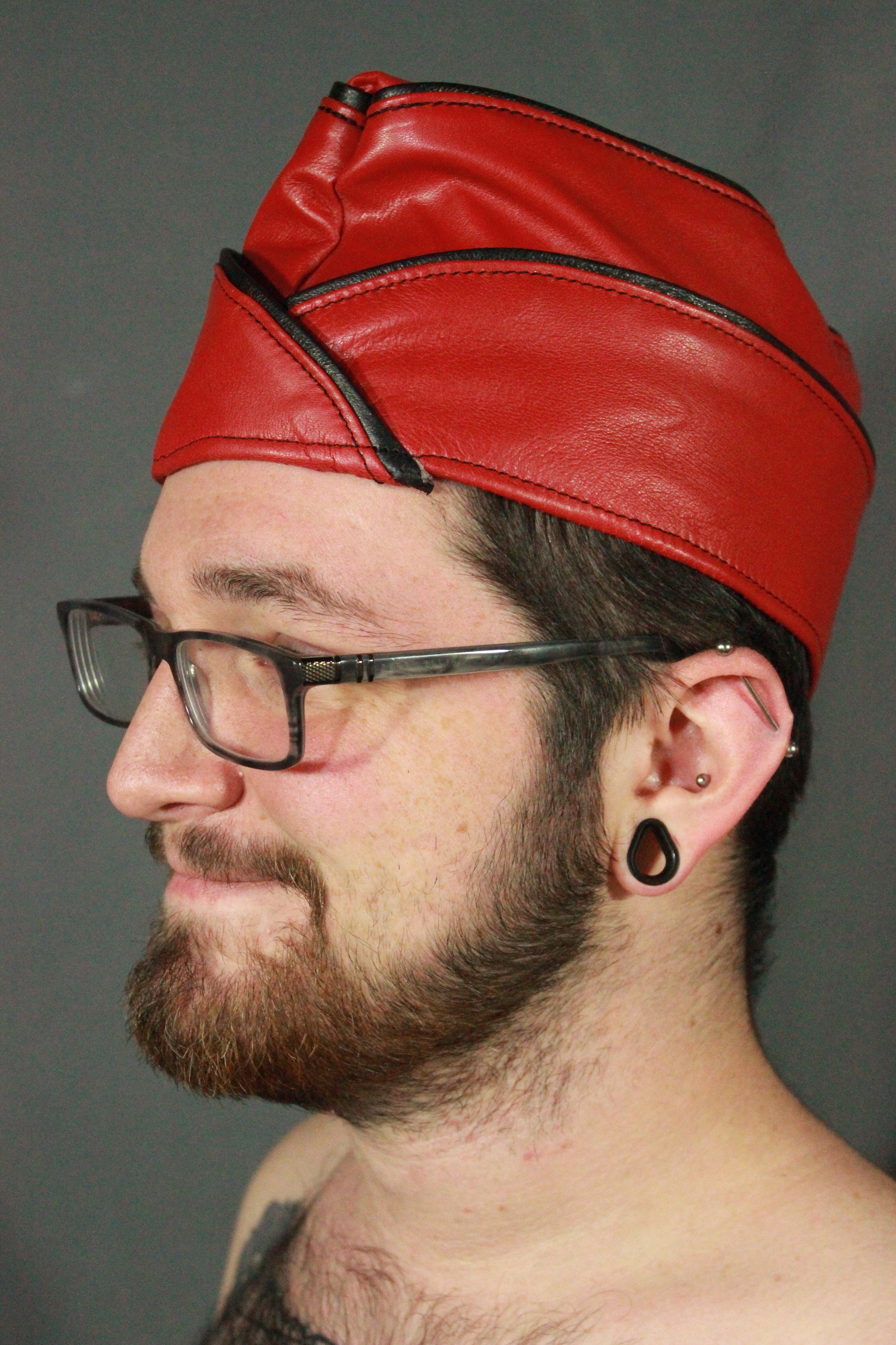 Casquette de garnison en cuir