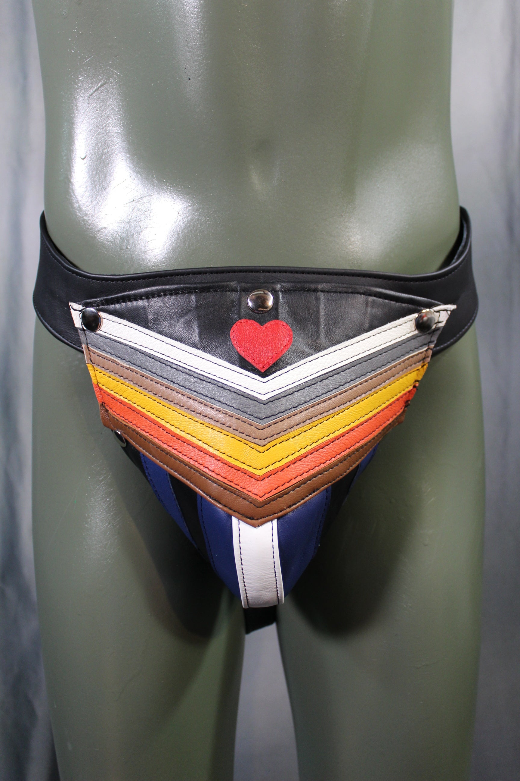 Suspensorio de oso de cuero