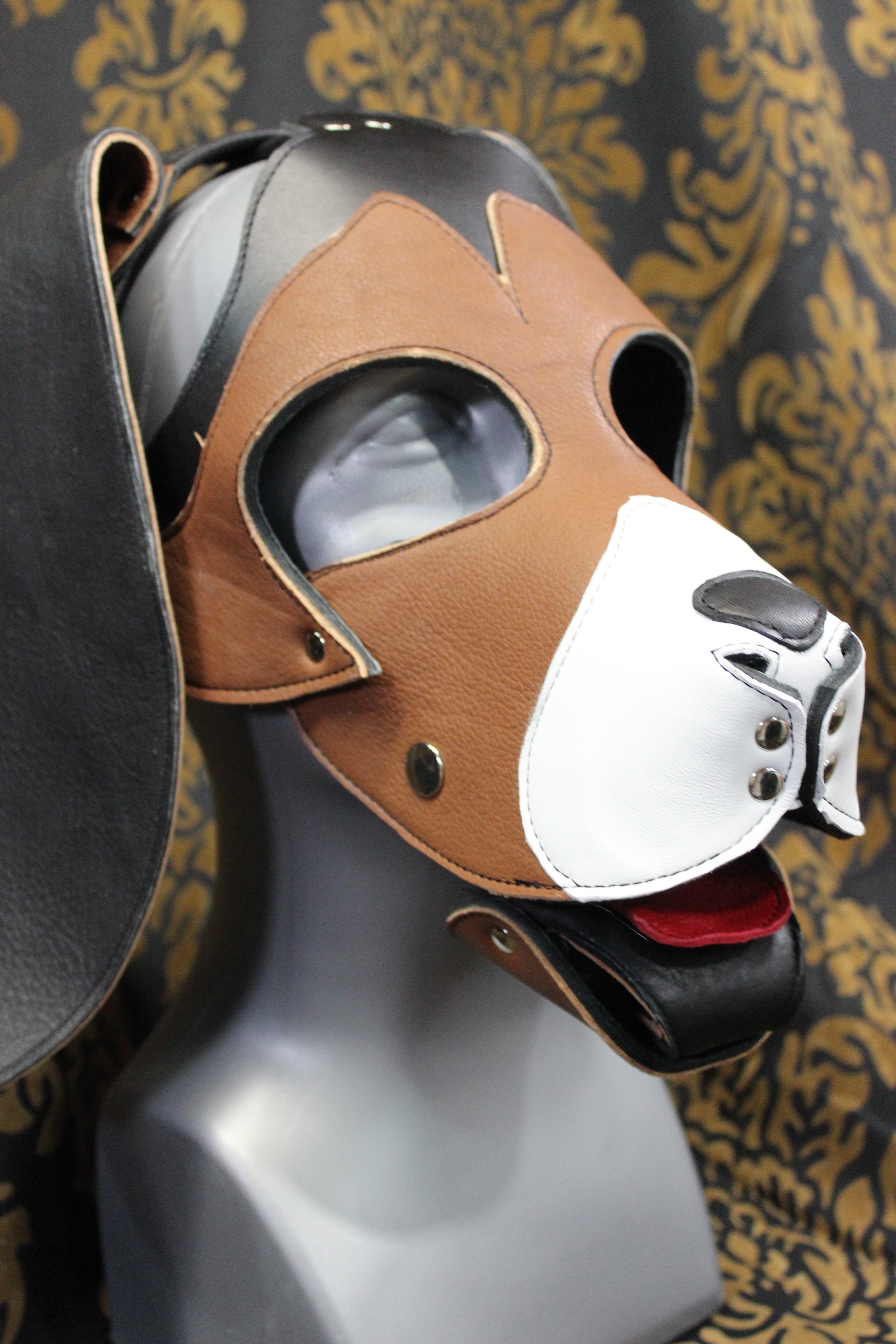 Basset Hound Style Pup Hood en noir, beige et blanc