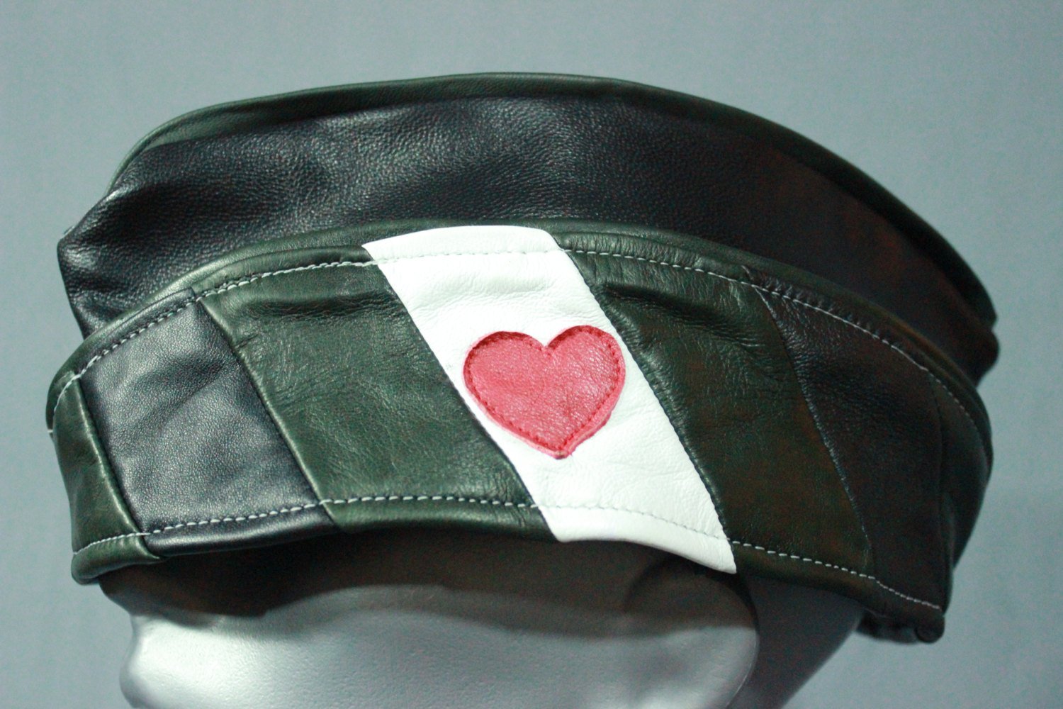 Casquette de garnison en cuir Leather Boy Pride