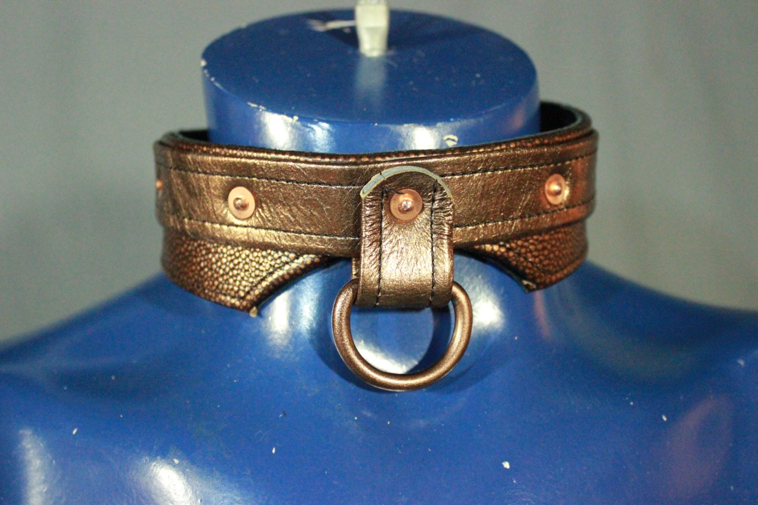 Collar de cachorro de cobre