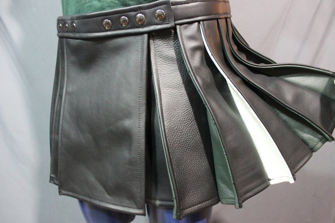 Kilt en cuir plissé - Leather Boy Pride